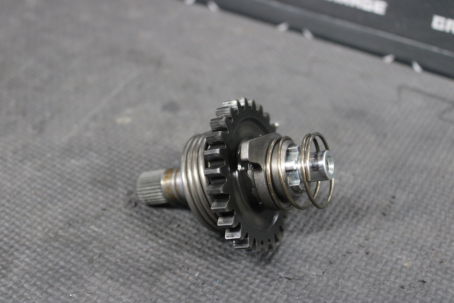 1999 SUZUKI RM125 OEM KICKSTART KICK START SHAFT W IDLER GEAR 26211 - 27C02 - hggarage