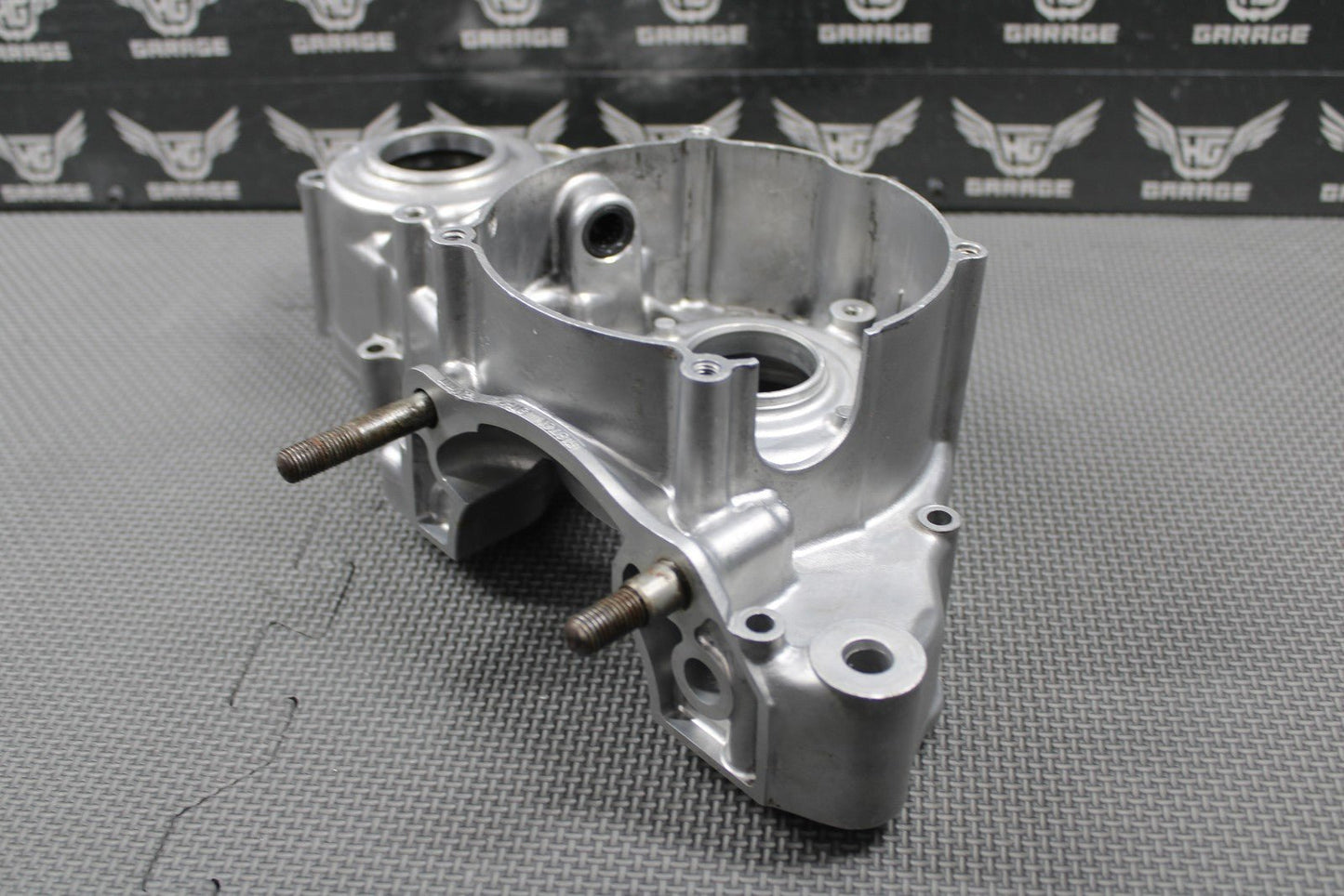 2000 2001 HONDA CR250R OEM LEFT ENGINE CRANKCASE CRANK CASE 11200 - KZ3 - P00 NICE!! - hggarage