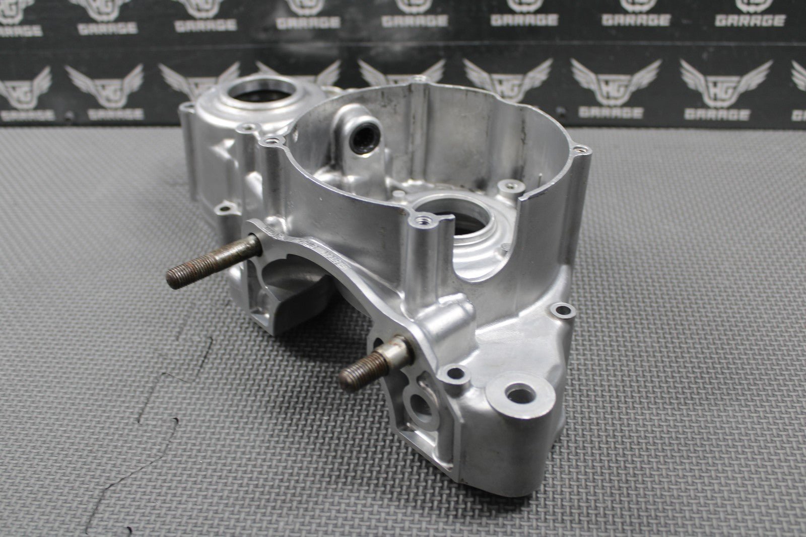 2000 2001 HONDA CR250R OEM LEFT ENGINE CRANKCASE CRANK CASE 11200 - KZ3 - P00 NICE!! - hggarage