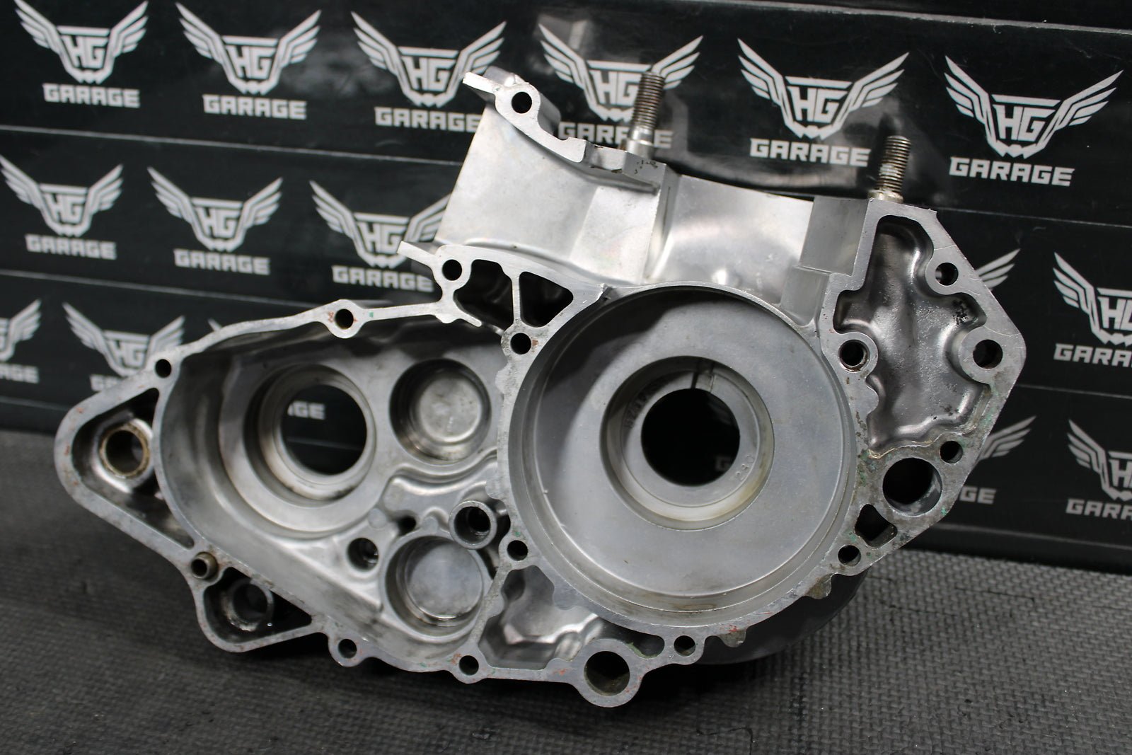 1989 SUZUKI RM250 OEM LEFT RIGHT ENGINE CRANKCASE CRANK CASES BLOCK 11300 - 28897 - hggarage