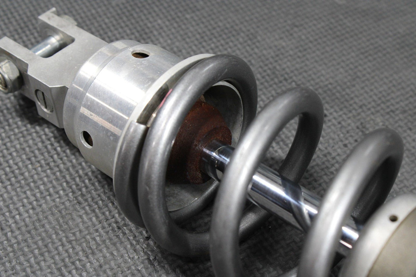 2019 HONDA CRF450RX OEM SHOWA REAR BACK SHOCK ABSORBER SUSPENSION 52400 - MKE - A81 - hggarage