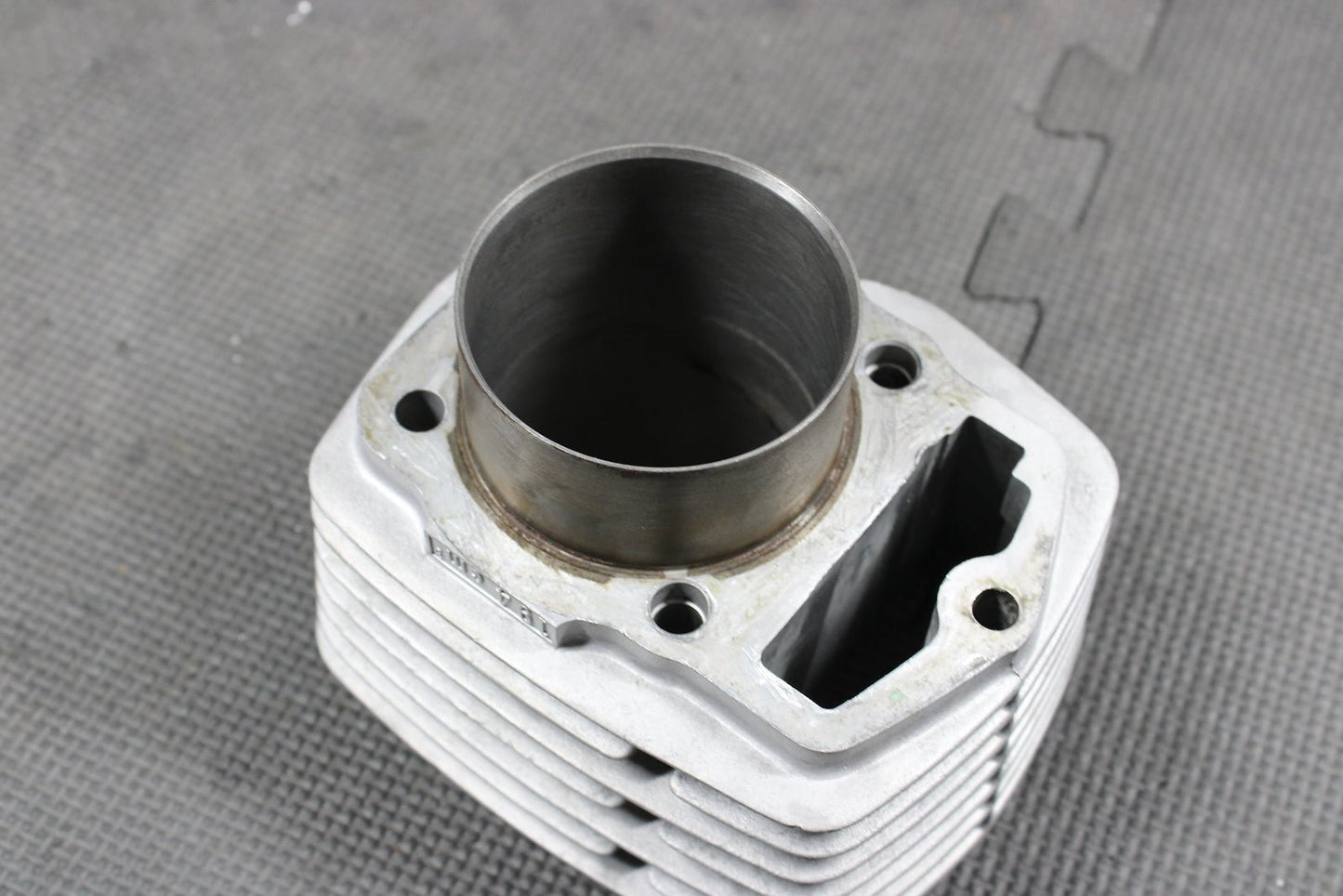 2002 HONDA XR200R 93 - 02 XR200R OEM 65.5MM BORE ENGINE MOTOR CYLINDER JUG - hggarage