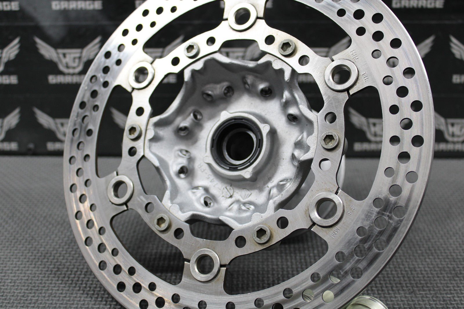 2006 SUZUKI 05 - 06 RM125 RM250 OEM FRONT WHEEL RIM HUB ROTOR 54111 - 36E00 GOOD! - hggarage