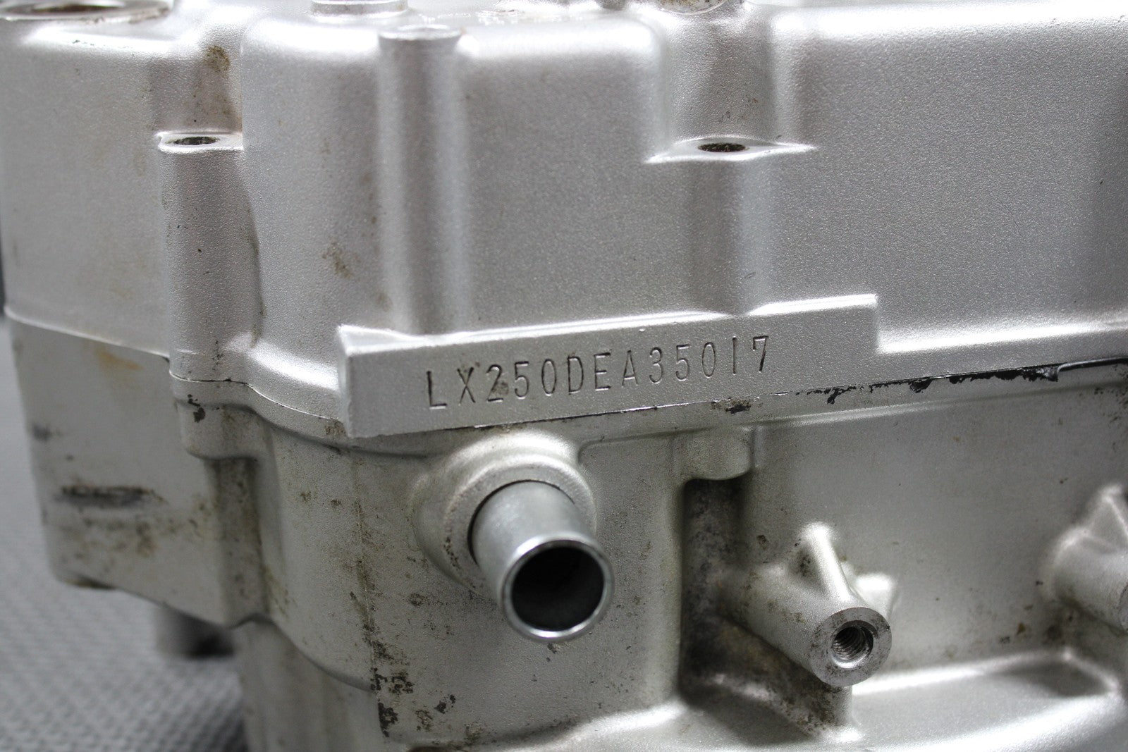 2009 KAWASAKI 09 - 14 KLX250 KLX250SF OEM ENGINE CRANKCASE CRANK CASES SET NICE! - hggarage