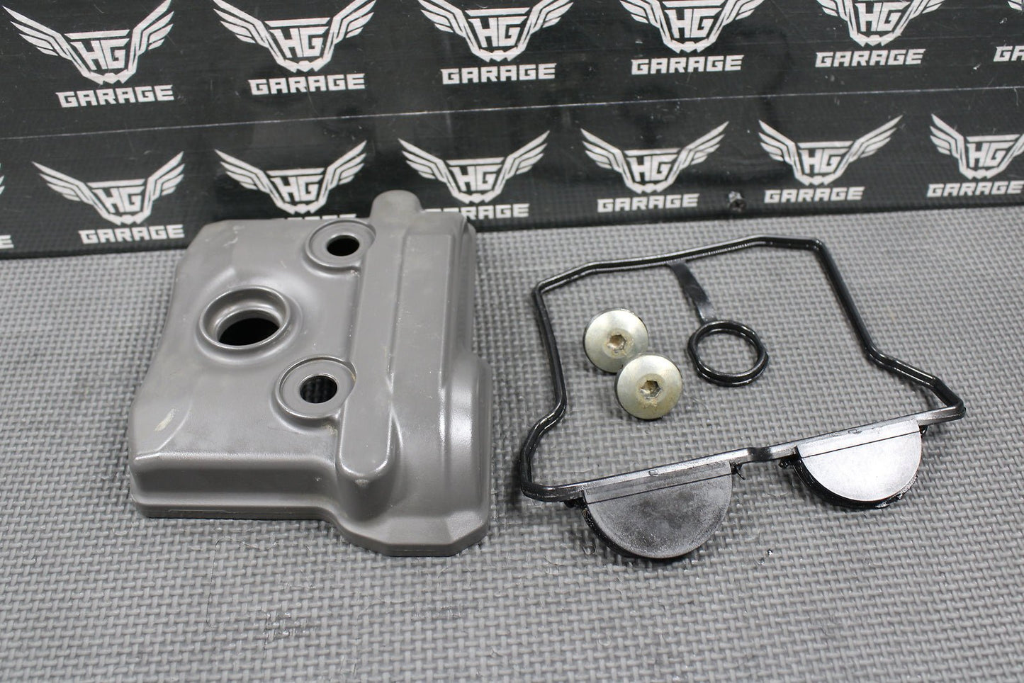 2018 SUZUKI RMZ450 OEM ENGINE MOTOR CYLINDER HEAD VALVE COVER COVER 11171 - 28H00 - hggarage