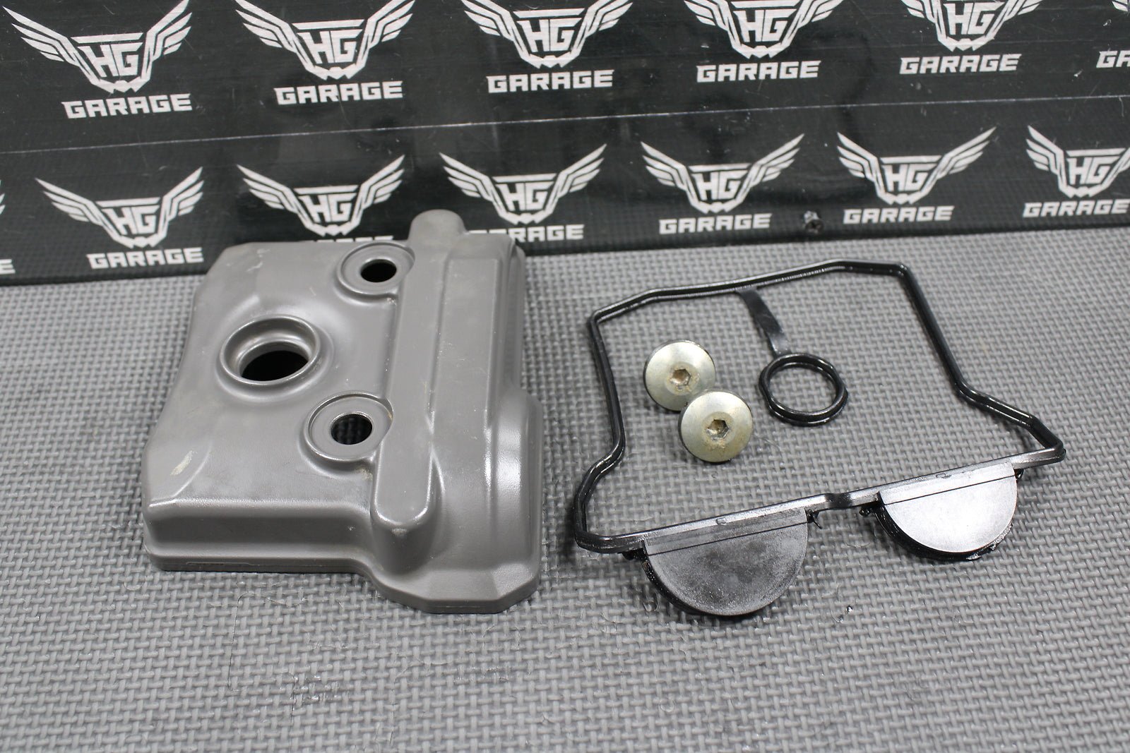 2018 SUZUKI RMZ450 OEM ENGINE MOTOR CYLINDER HEAD VALVE COVER COVER 11171 - 28H00 - hggarage