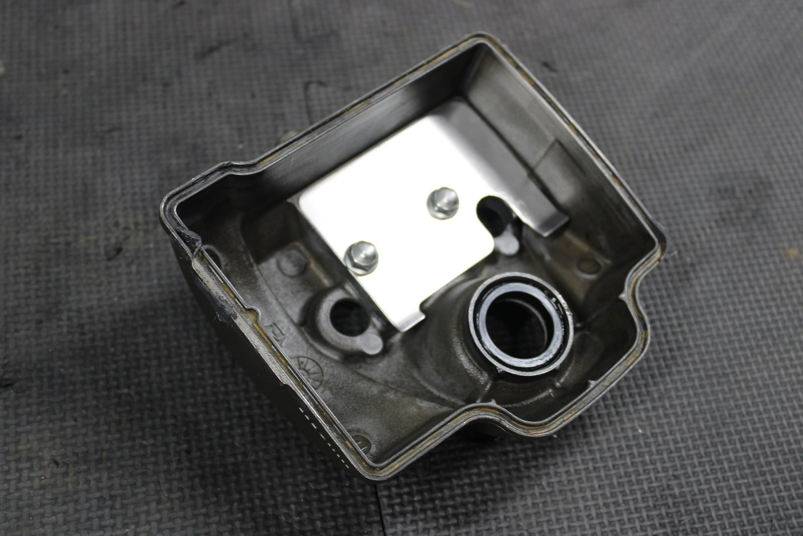 2005 Honda 04 - 08 CRF250R CRF250X Engine Motor Cylinder Head Cover Valve Cover - hggarage