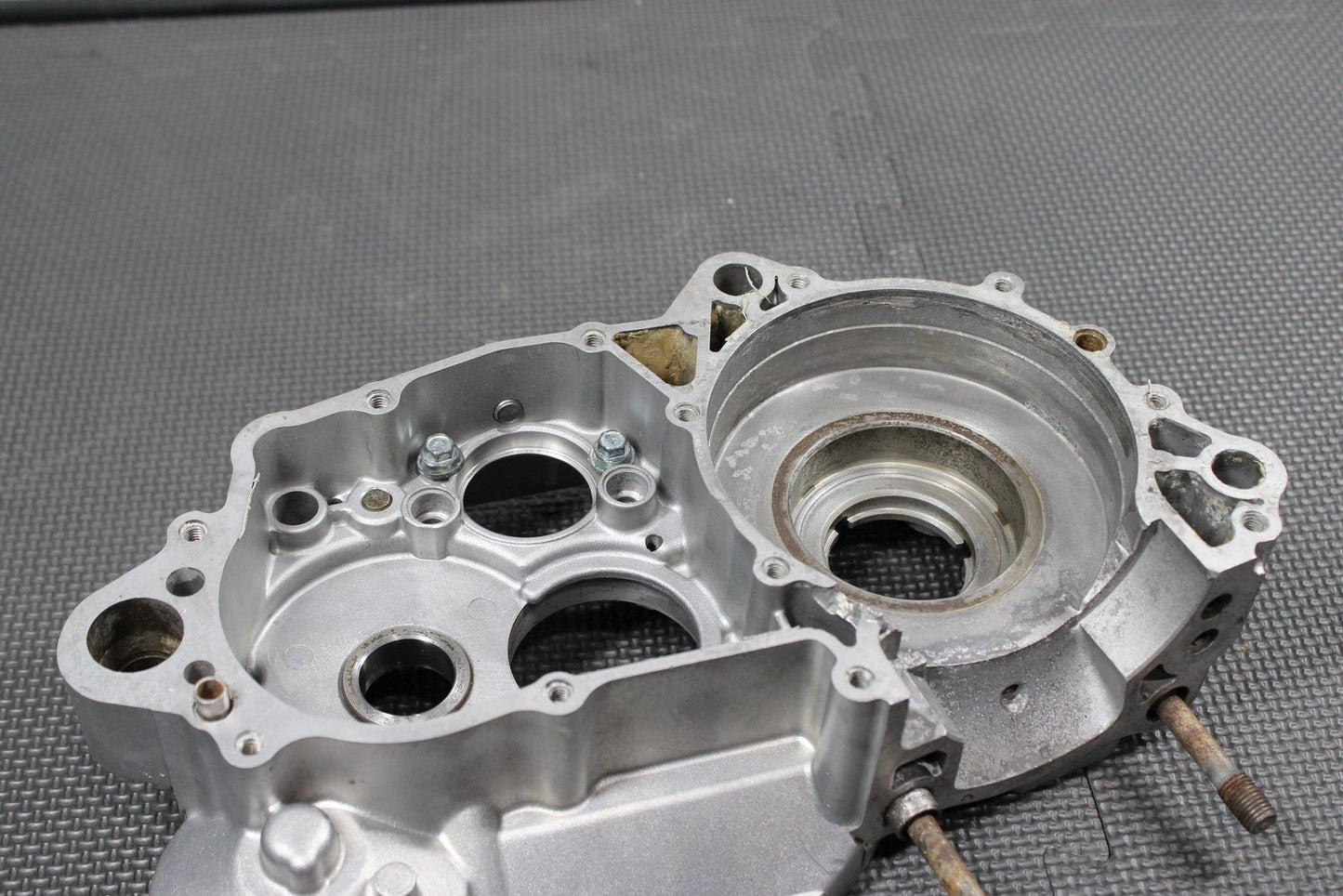 1997 97 - 99 KAWASAKI KX250 LEFT RIGHT ENGINE CRANKCASE CRANK CASES BLOCK NEED WOR - hggarage