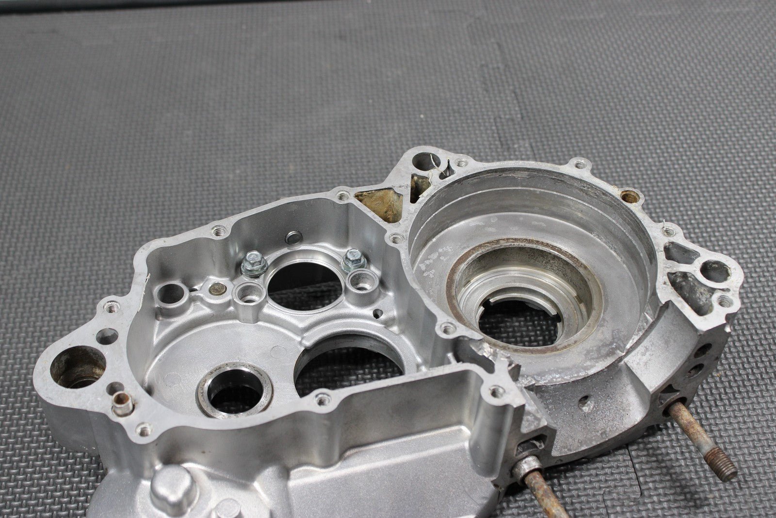 1997 97 - 99 KAWASAKI KX250 LEFT RIGHT ENGINE CRANKCASE CRANK CASES BLOCK NEED WOR - hggarage