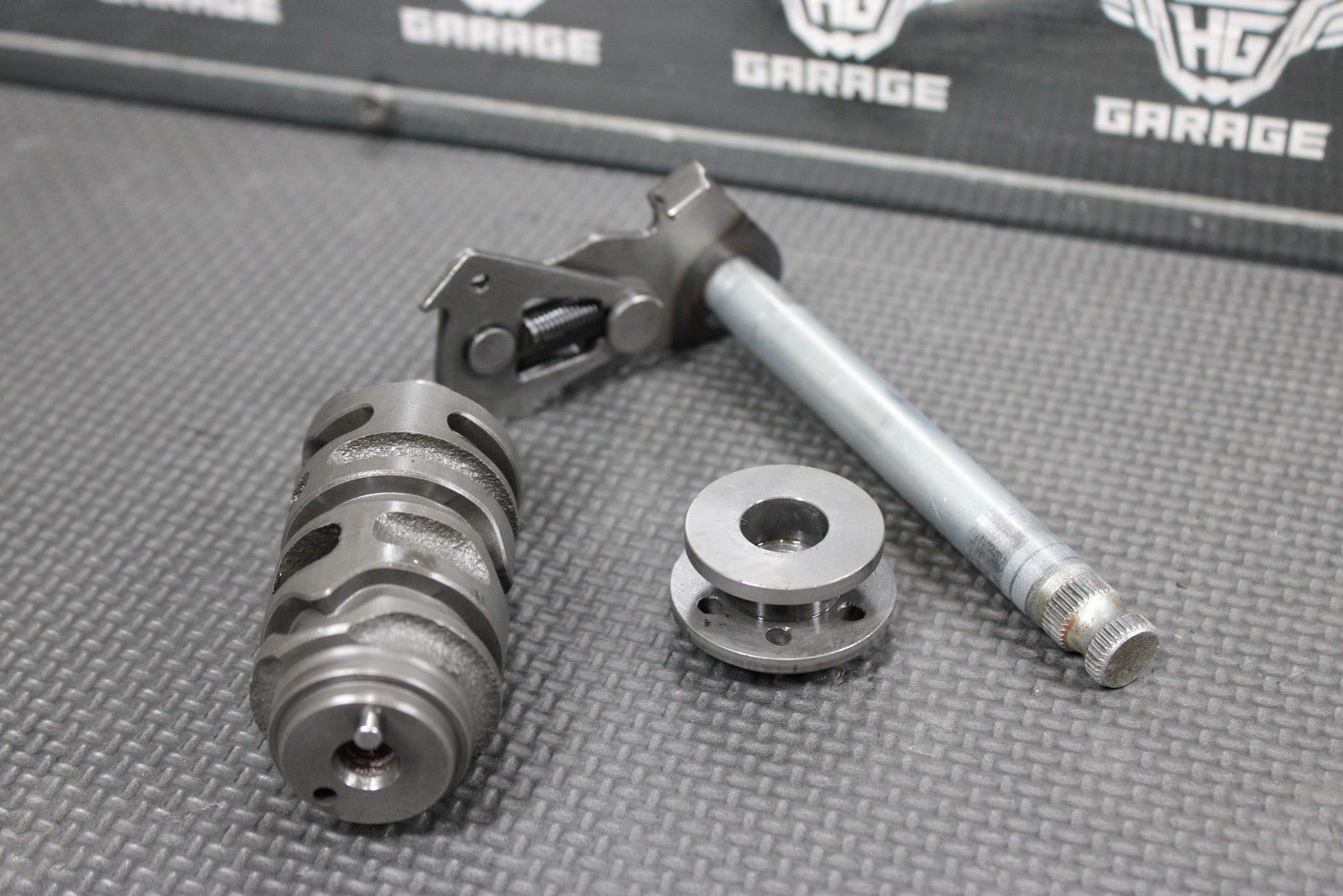 2004 00 - 04 KAWASAKI KX65 OEM ENGINE TRANSMISSION GEARS GEARBOX SHIFT SHAFT DRUM - hggarage