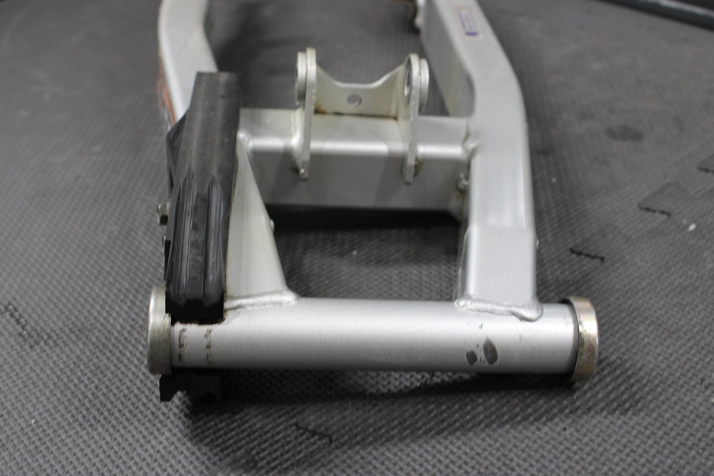 2002 Yamaha TTR125 TTR125E OEM Small Wheel 14" Swingarm Swing Arm Suspension - hggarage