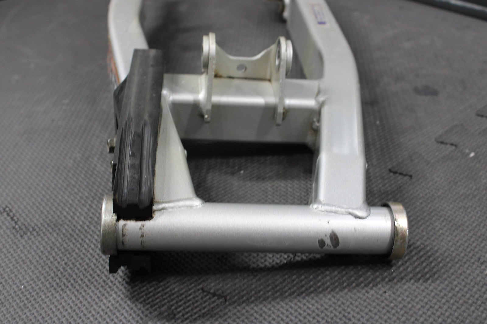 2002 Yamaha TTR125 TTR125E OEM Small Wheel 14" Swingarm Swing Arm Suspension - hggarage