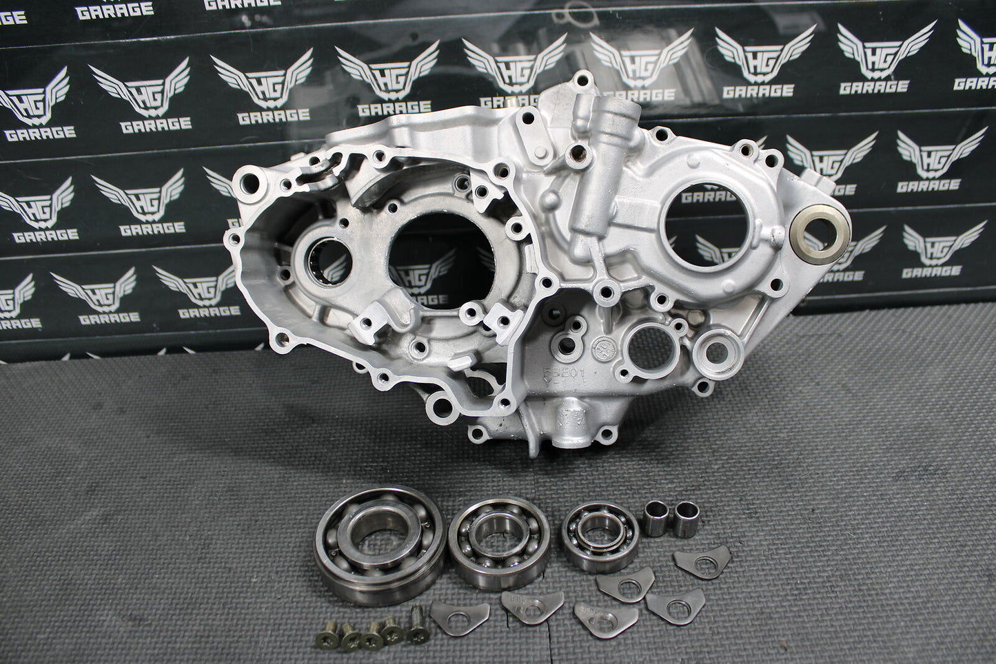 2002 YAMAHA WR426F YZ426F OEM LEFT SIDE CRANKCASE CRANK CASE HALF BOTTOM END