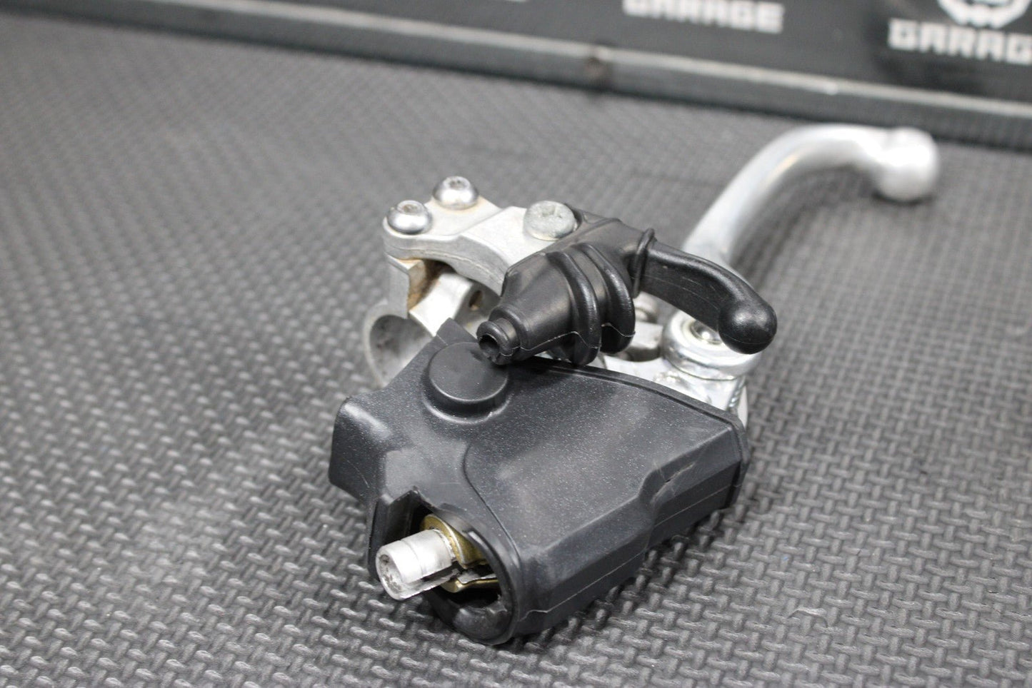 2005 YAMAHA 03 - 05 YZ250F YZ450F OEM CLUTCH CABLE LINE W ARC LEVER & PERCH - hggarage