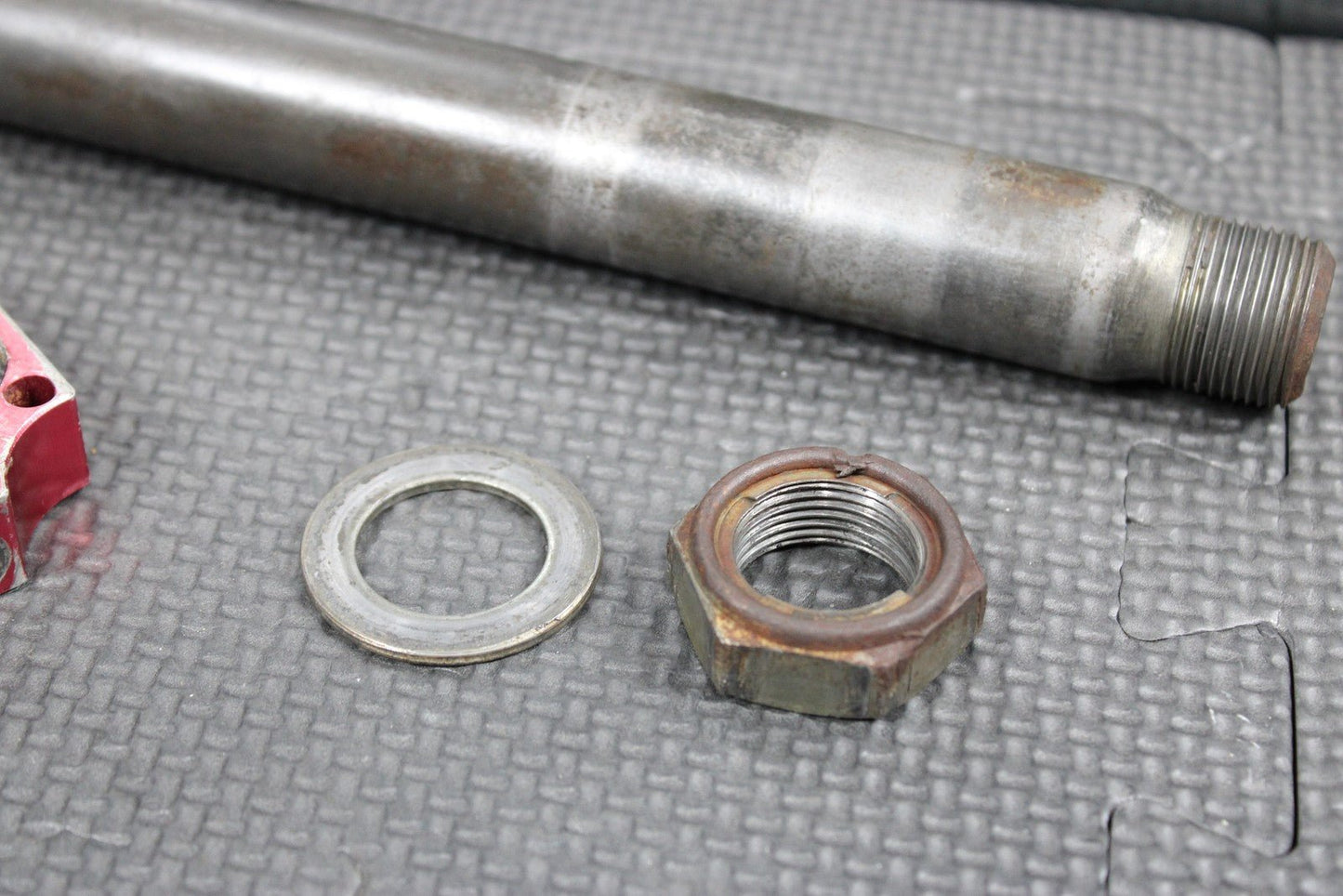 2007 HONDA CRF450R OEM REAR AXLE BACK WHEEL RIM PIVOT BOLT AXLE 42301 - KZ4 - J40 - hggarage