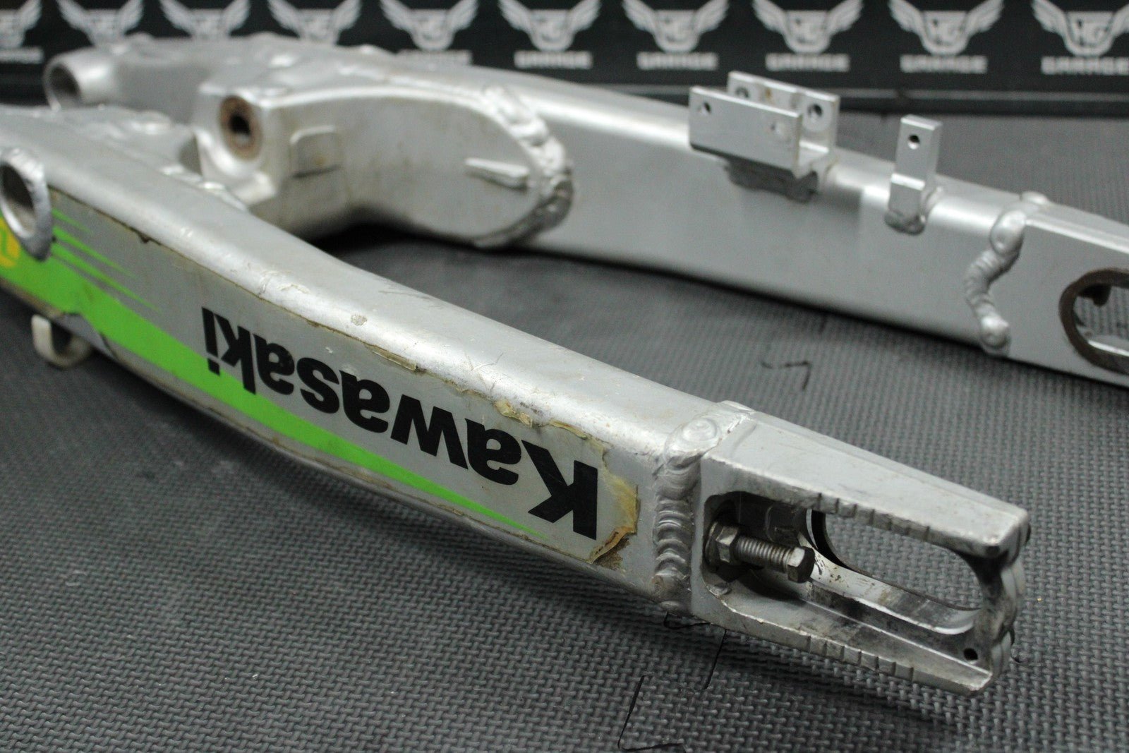 2004 KAWASAKI KX125 OEM SWINGARM SWING ARM & LINKAGE SET - hggarage