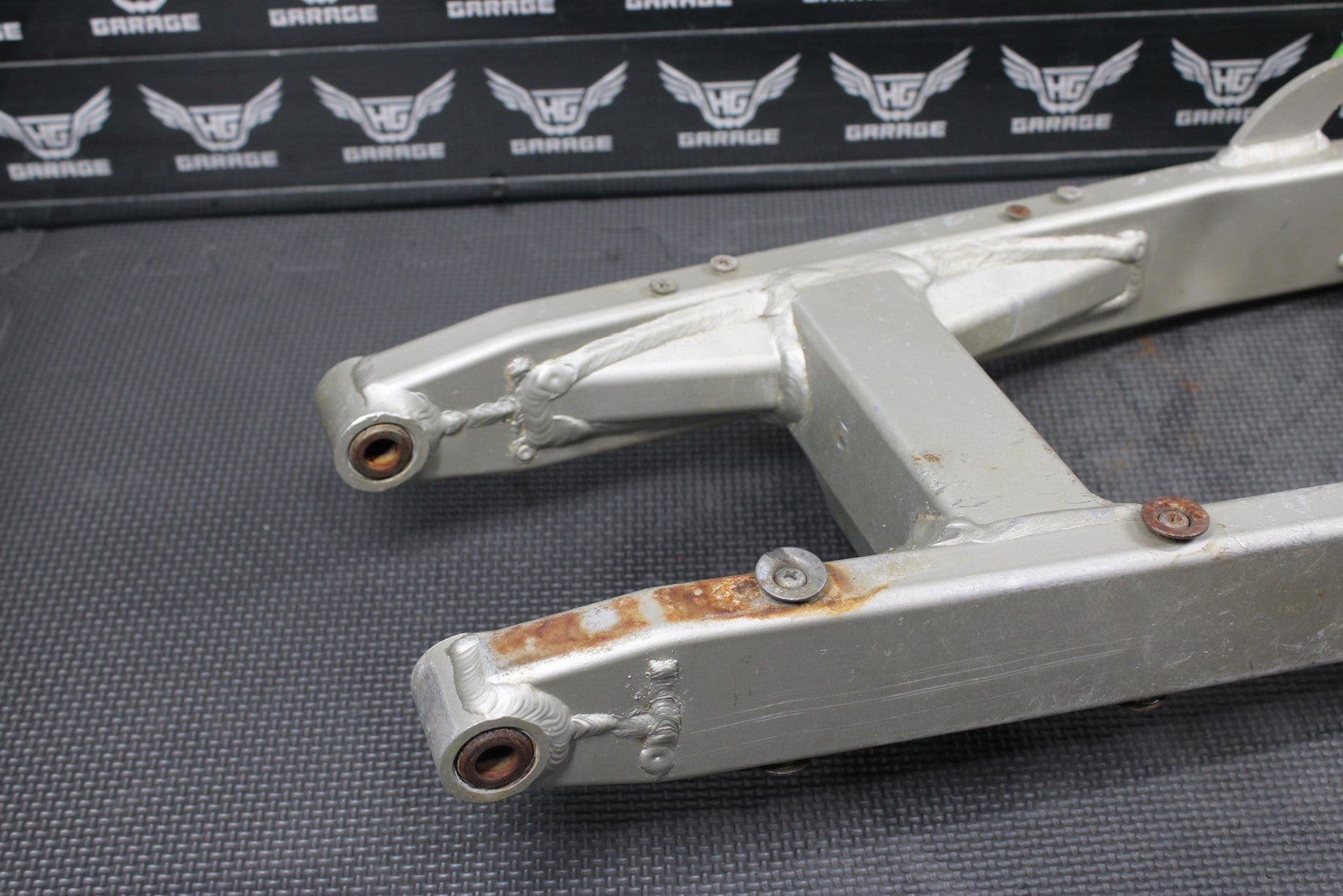 2001 KAWASAKI KX100 OEM SWINGARM SWING ARM SUSPENSION 33001 - 1543 - TX READ DESC! - hggarage