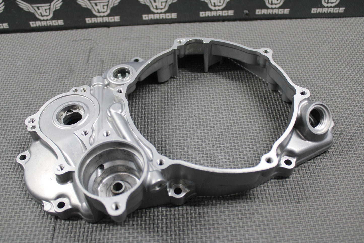 2020 YAMAHA 19 - 22 YZ250F OEM RIGHT CASE INNER CLUTCH COVER B7B - 15431 - 00 - 00 GOOD! - hggarage