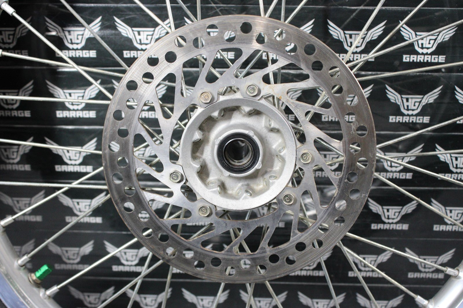 2002 HONDA 02 - 03 CR250R OEM FRONT WHEEL RIM HUB SPOKES ASSEMLBY 44650 - KZ3 - J40 - hggarage