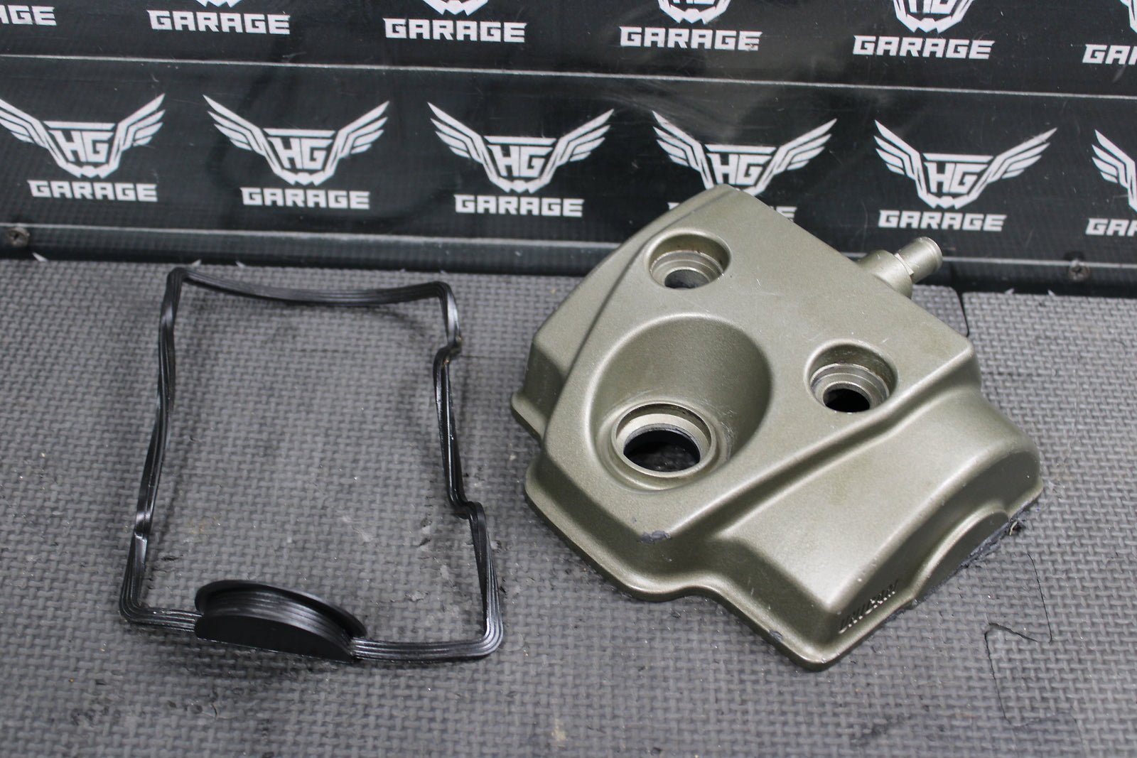 2005 Honda 04 - 08 CRF250R CRF250X Engine Motor Cylinder Head Cover Valve Cover - hggarage