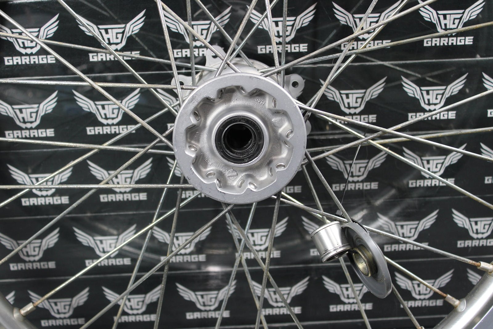 2002 HONDA 02 - 05 CRF450R OEM DID SILVER 21" FRONT WHEEL RIM HUB 44650 - KZ4 - 810 - hggarage