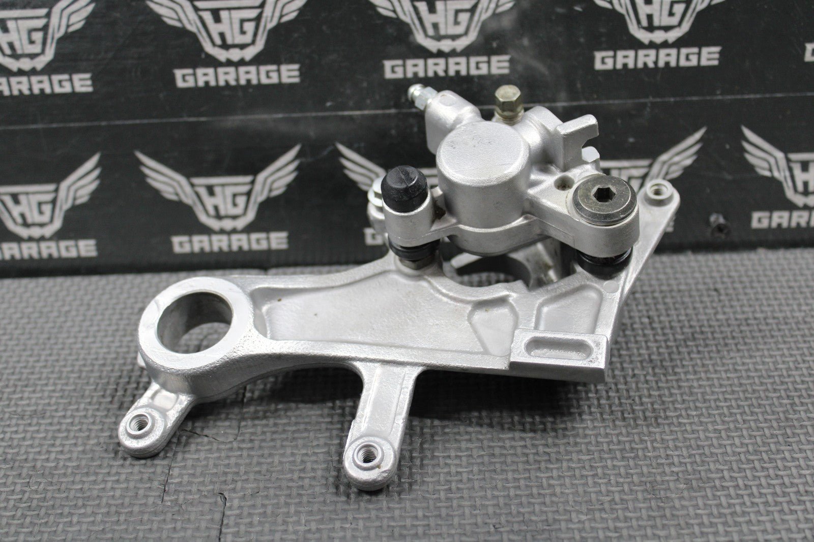 2008 HONDA 05 - 17 CRF250R 05 - 07 CR250R OEM REAR BACK BRAKE CALIPER 43150 - KRN - 711 - hggarage