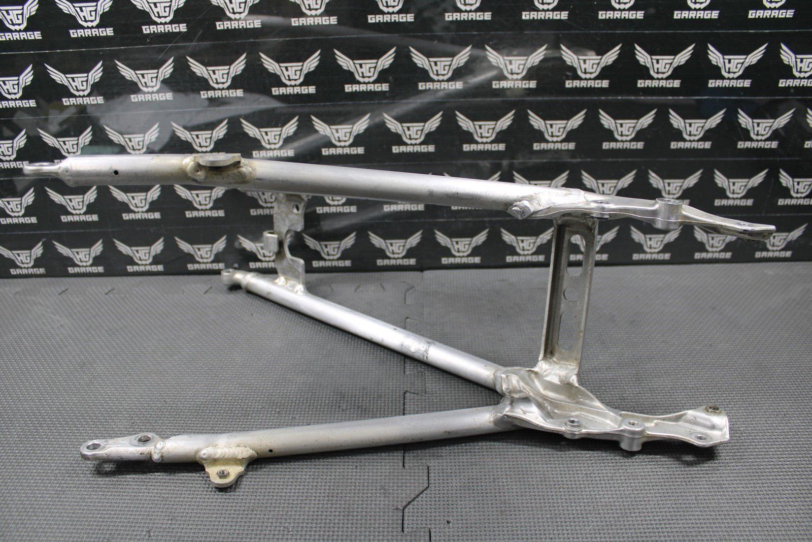 2008 06 - 09 HONDA CRF250R OEM REAR BACK FRAME SUBFRAME DUAL MUFFLER 50200 - KRN - 850 - hggarage
