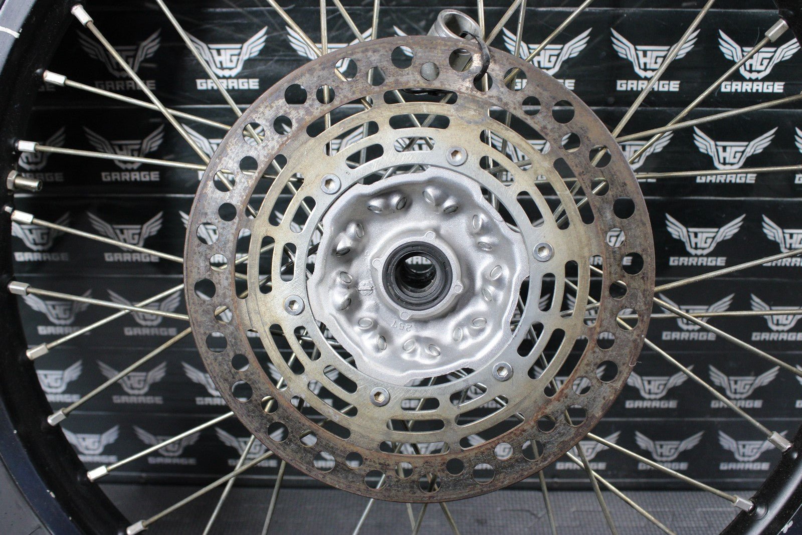 2000 SUZUKI RM125 21" OEM FRONT WHEEL RIM HUB SPOKES TIRE 54111 - 36E10 55311 - 36E0 - hggarage