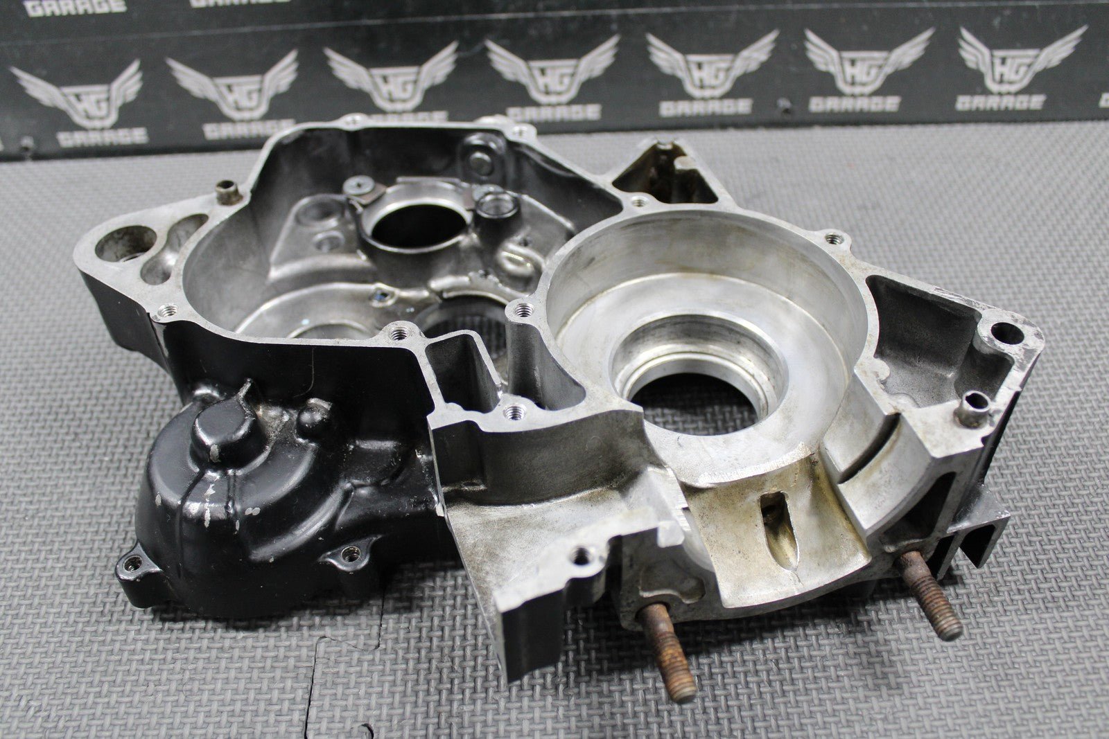 1988 HONDA CR125R OEM RIGHT ENGINE MOTOR CRANKCASE CRANK CASE 111A0 - KS6 - 830 GOOD - hggarage