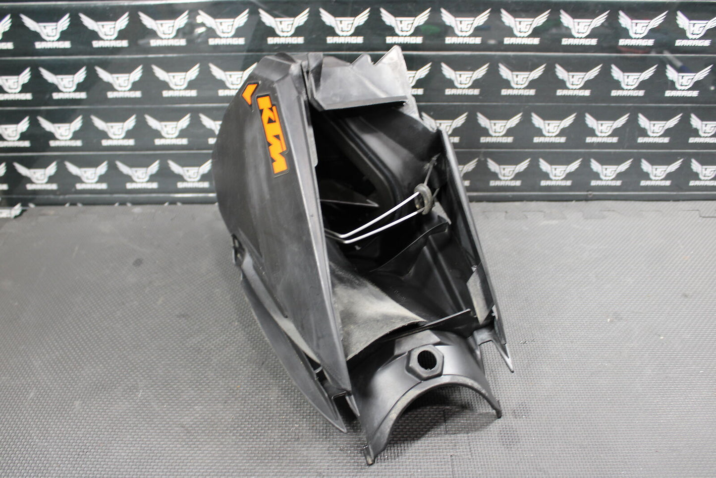 2007 KTM 2004 / 06-11 105 04-12 85 OEM AIRBOX INTAKE AIR CLEANER CASE 4700600105