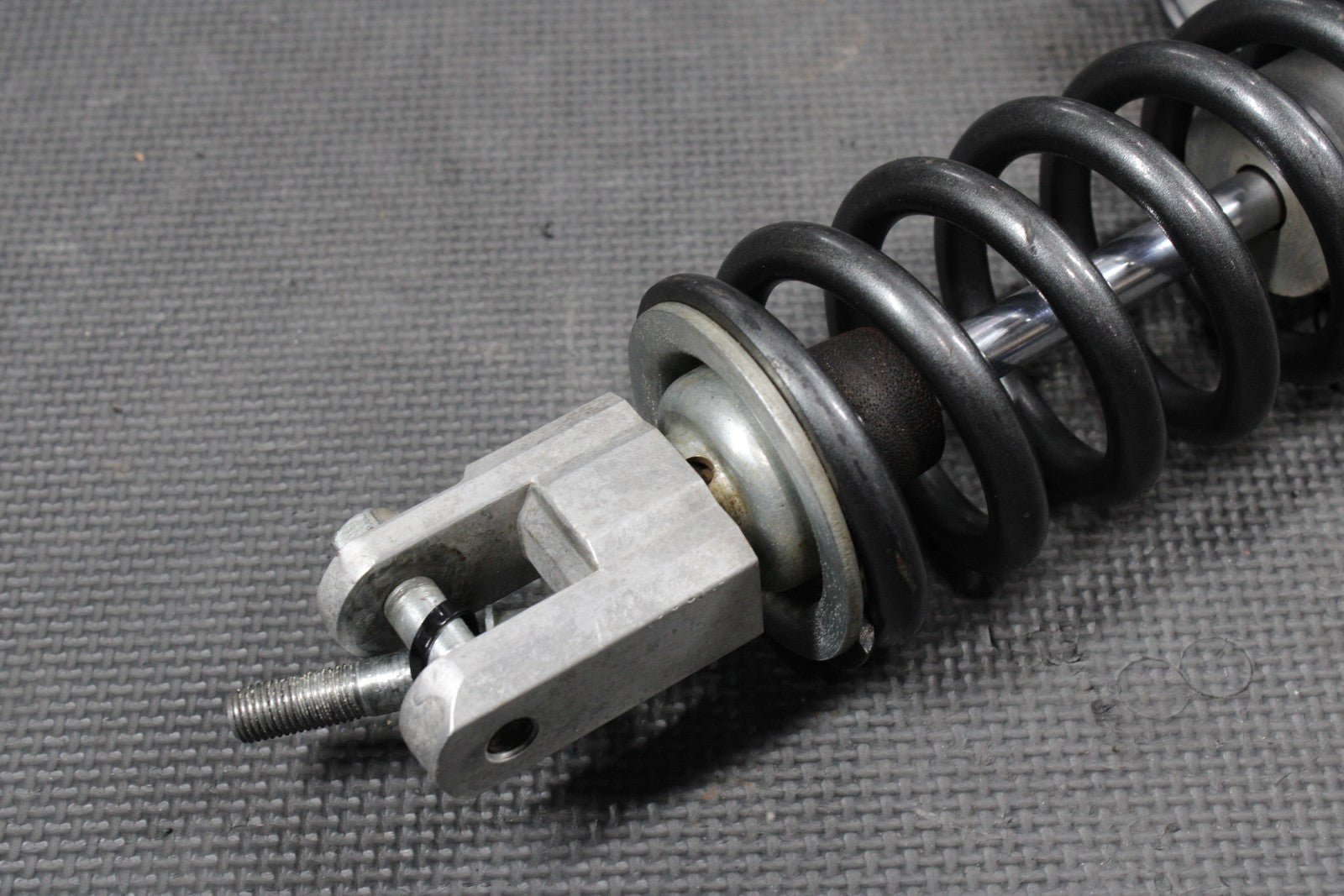 2014 KAWASAKI KX100 14 - 17 OEM REAR BACK SHOCK ABSORBER SUSPENSION 45014 - 0562 - 37M - hggarage