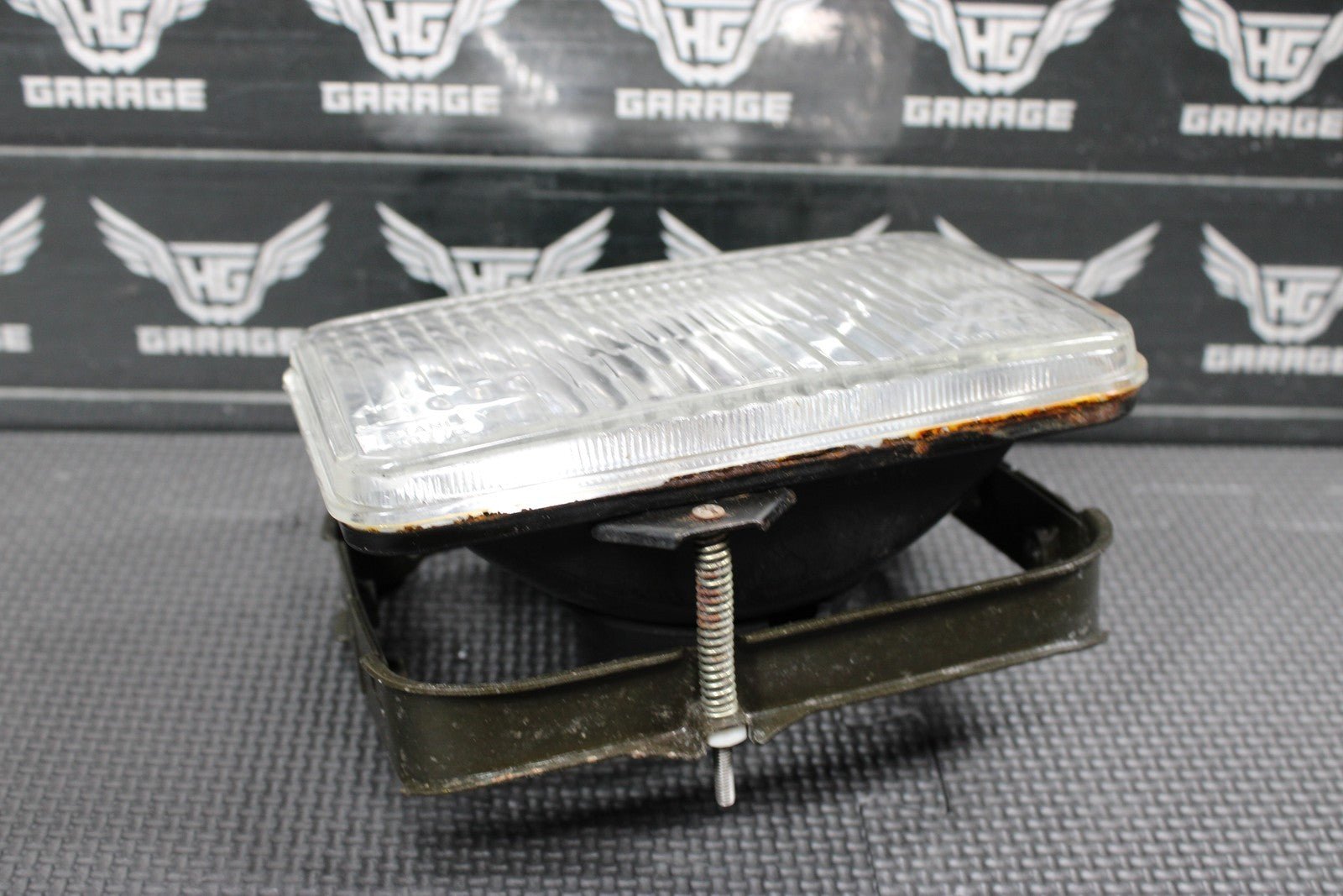 2005 SUZUKI DR200SE OEM HEADLIGHT HOUSING HEADLAMP BULB 35100 - 14A33 - 999 - hggarage