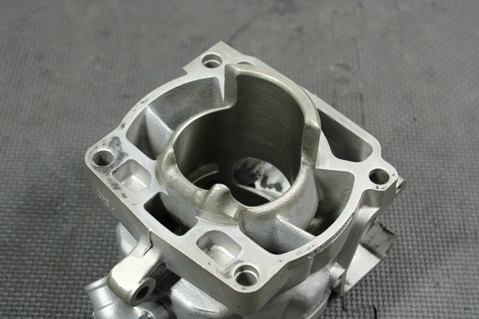 1991 KTM 250 SX OEM 67.50MM MOTOR CYLINDER JUG BARREL BORE TOP END 54630005200 - hggarage