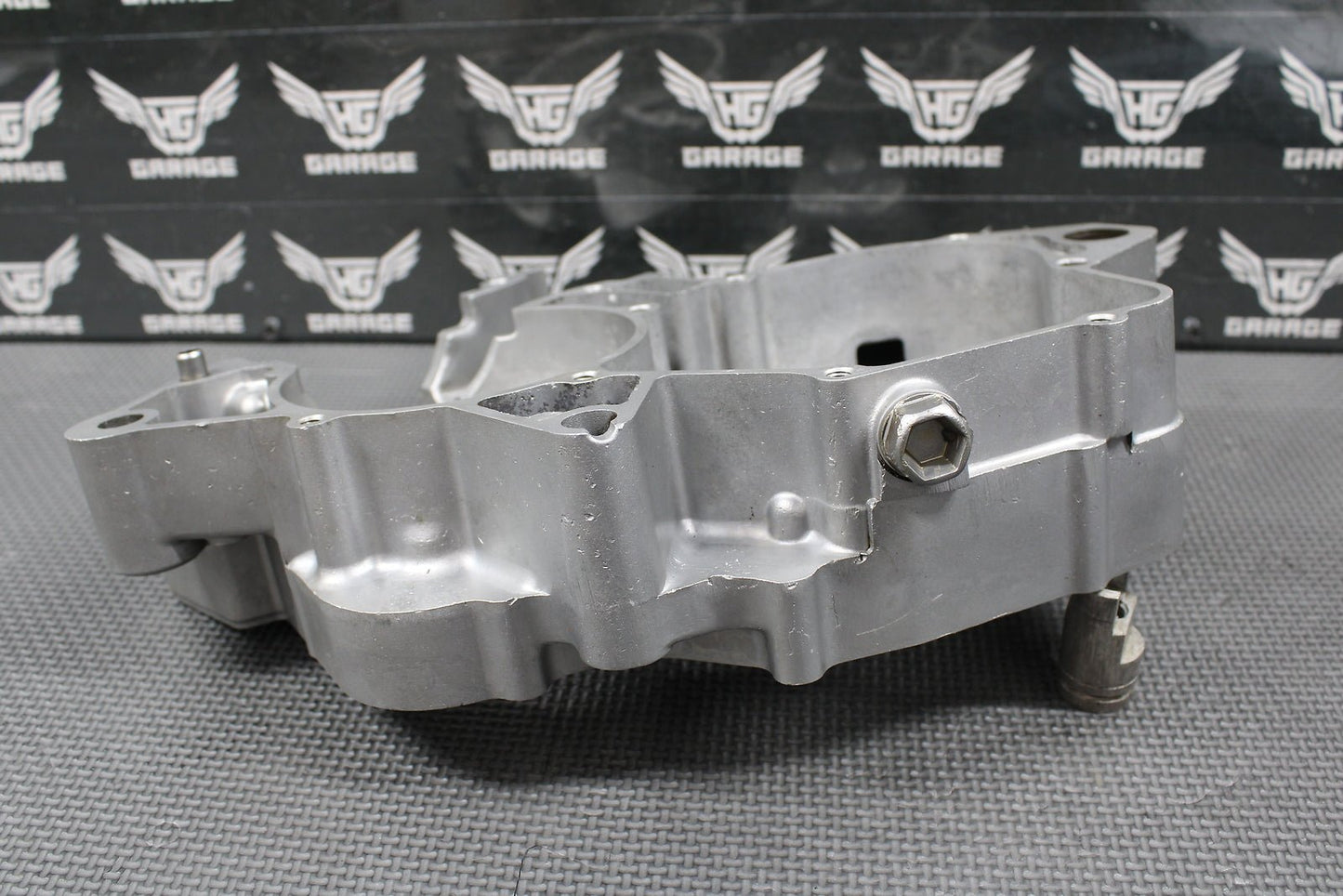 2000 99 - 02 HONDA CR125R OEM RIGHT ENGINE MOTOR CRANKCASE CRANK CASE 11100 - KZ4 - L1 - hggarage