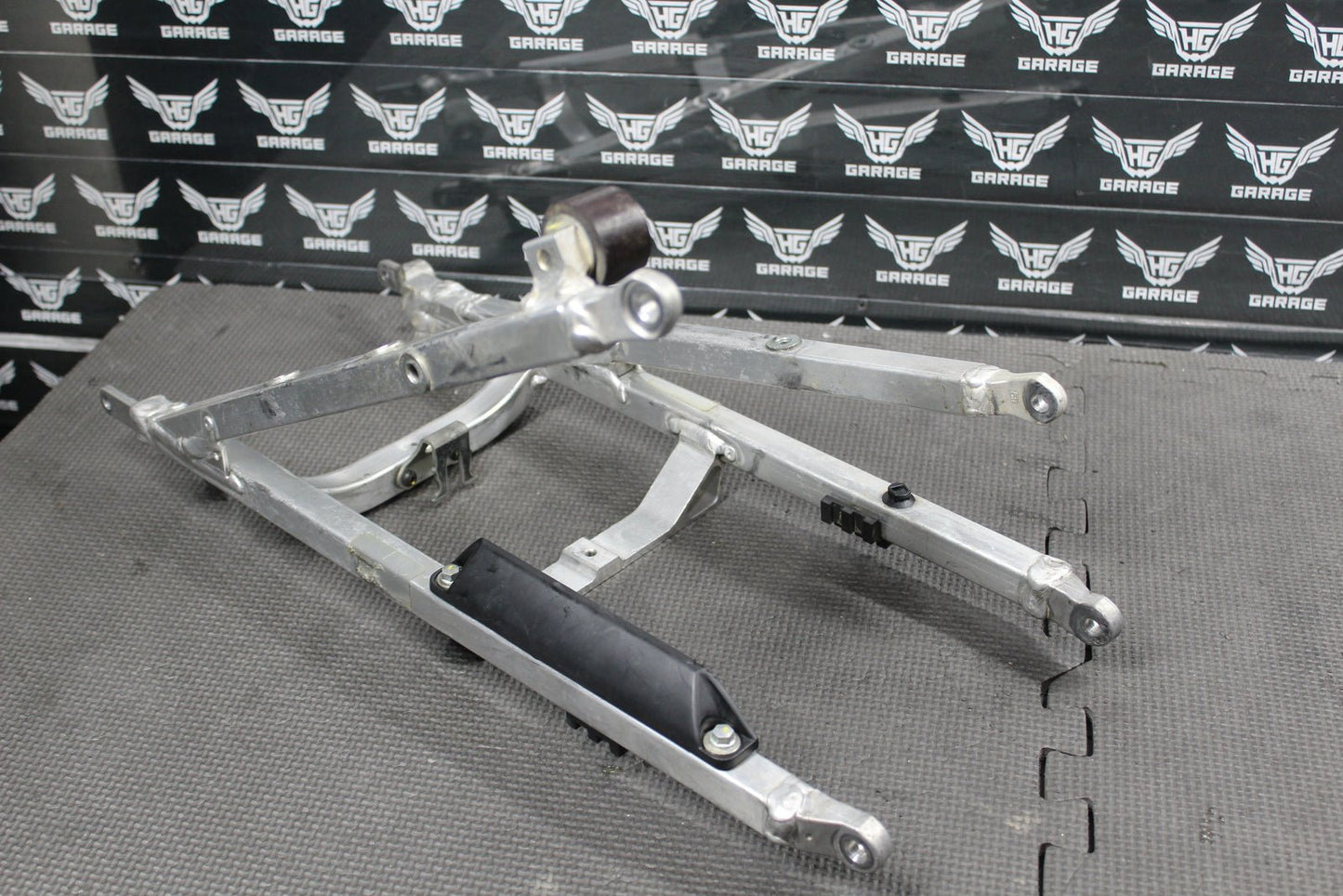 2016 YAMAHA YZ250F OEM REAR BACK SUB FRAME SUBFRAME 1SL - 21190 - 10 - 00 - hggarage