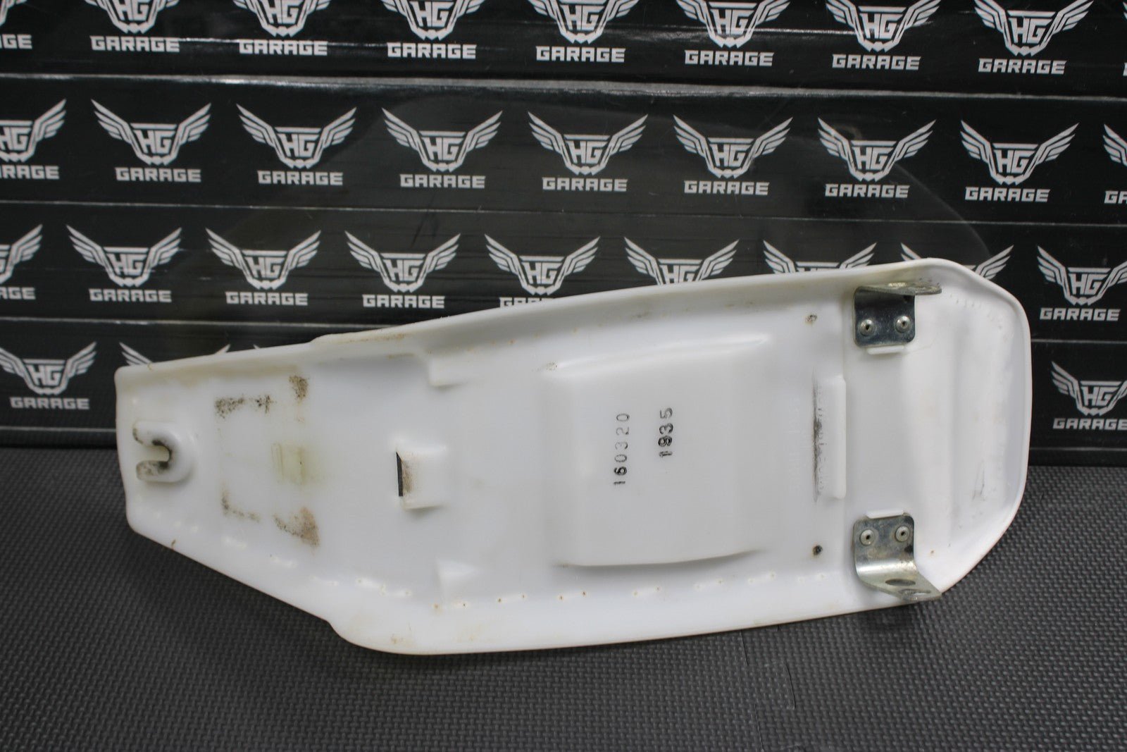 2004 KAWASAKI 00 - 09 KX65 OEM SEAT SADDLE CUSHION PLASTIC PAN TRAY 53001 - 1935 - MW - hggarage