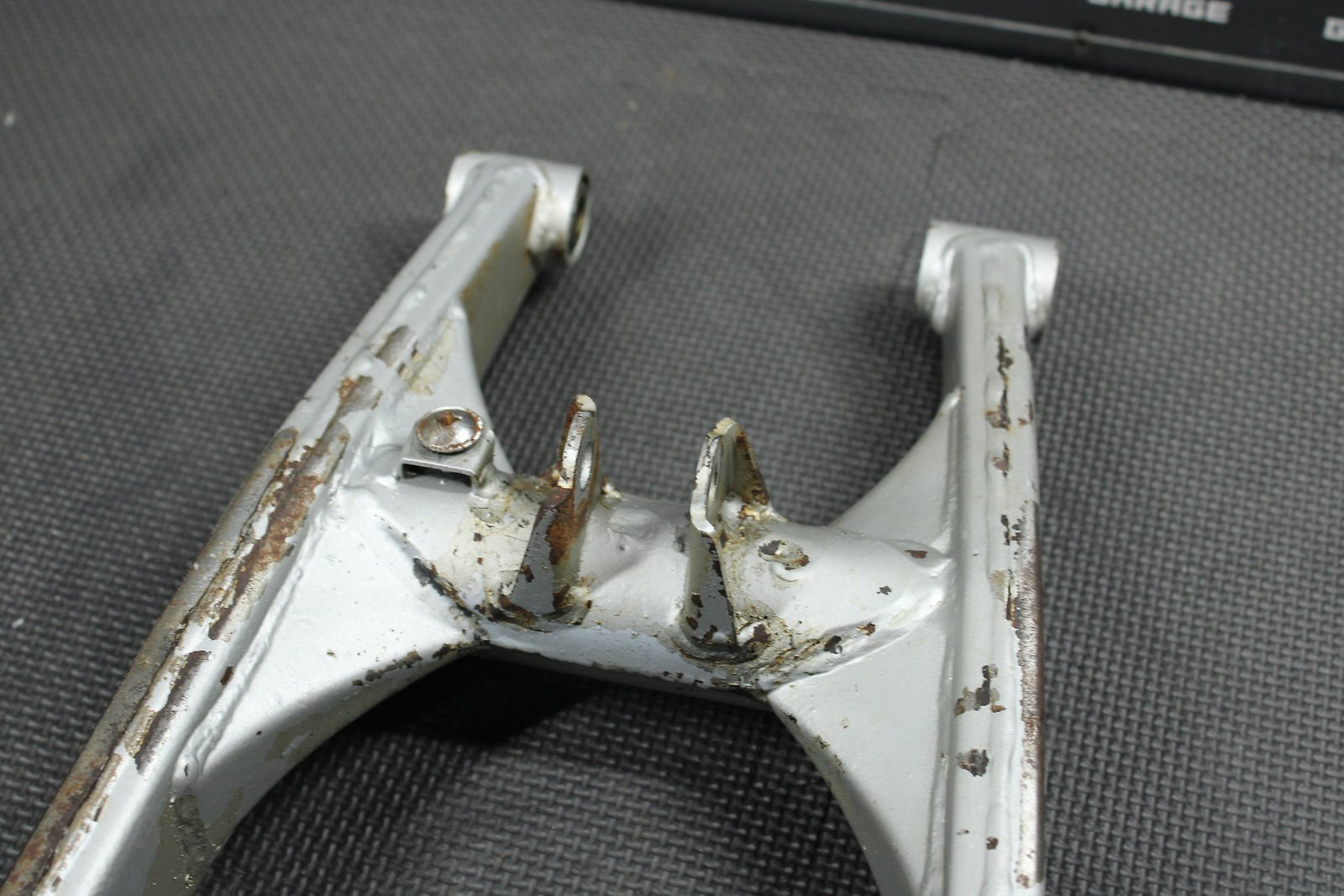 1998 Kawasaki KX60 OEM Swingarm Swing Arm Suspension 33001 - 1307 - Tx - hggarage