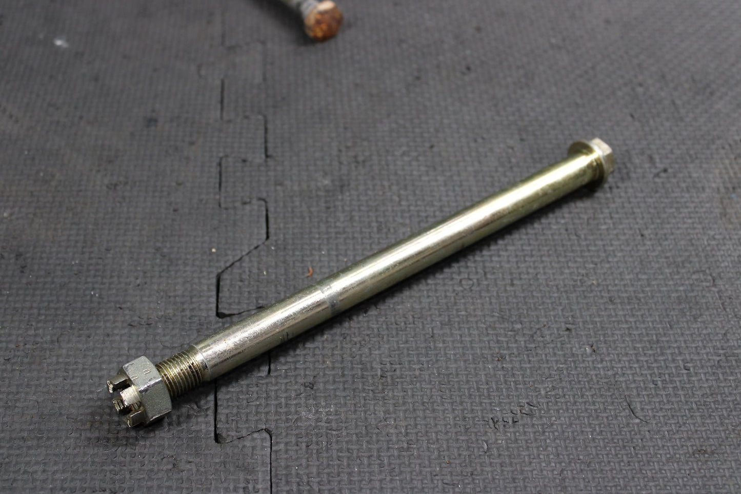 1991 YAMAHA RT180 OEM 90 - 93 FRONT REAR AXLE BACK WHEEL RIM SWINGARM PIVOT BOLT A - hggarage
