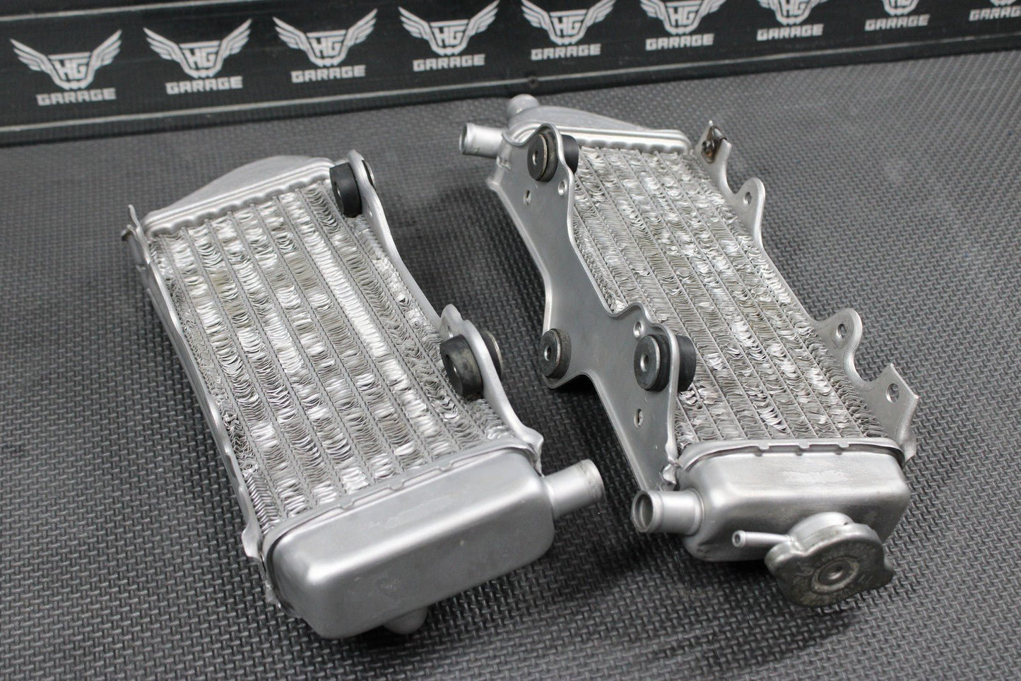 2001 96 - 01 YAMAHA YZ250 OEM LEFT RIGHT ENGINE COOLING RADIATOR RADIATORS SET - hggarage
