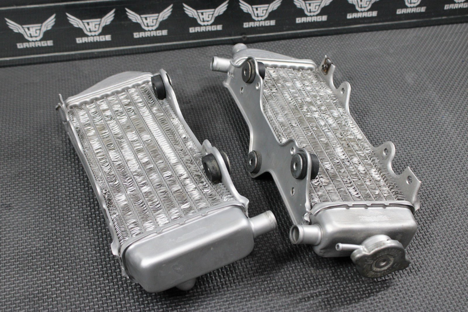 2001 96 - 01 YAMAHA YZ250 OEM LEFT RIGHT ENGINE COOLING RADIATOR RADIATORS SET - hggarage