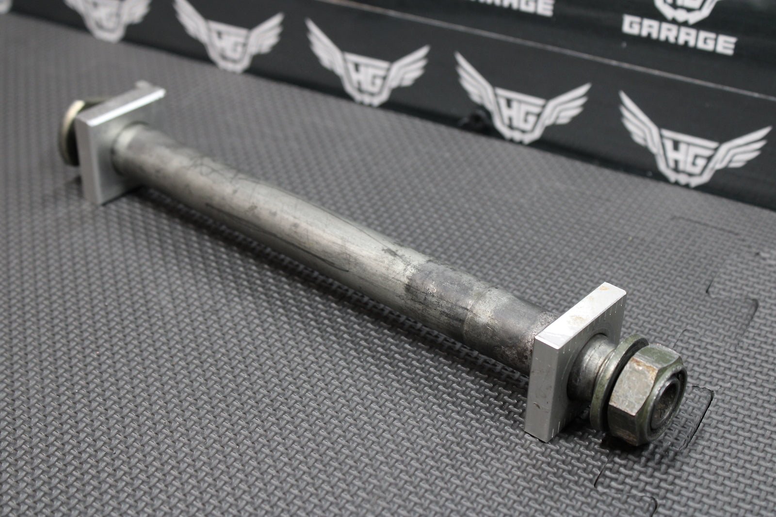 2004 Yamaha YZ450F OEM Rear Axle Back Wheel Rim Pivot Bolt Axel 5ET - 25381 - 00 - 00 - hggarage