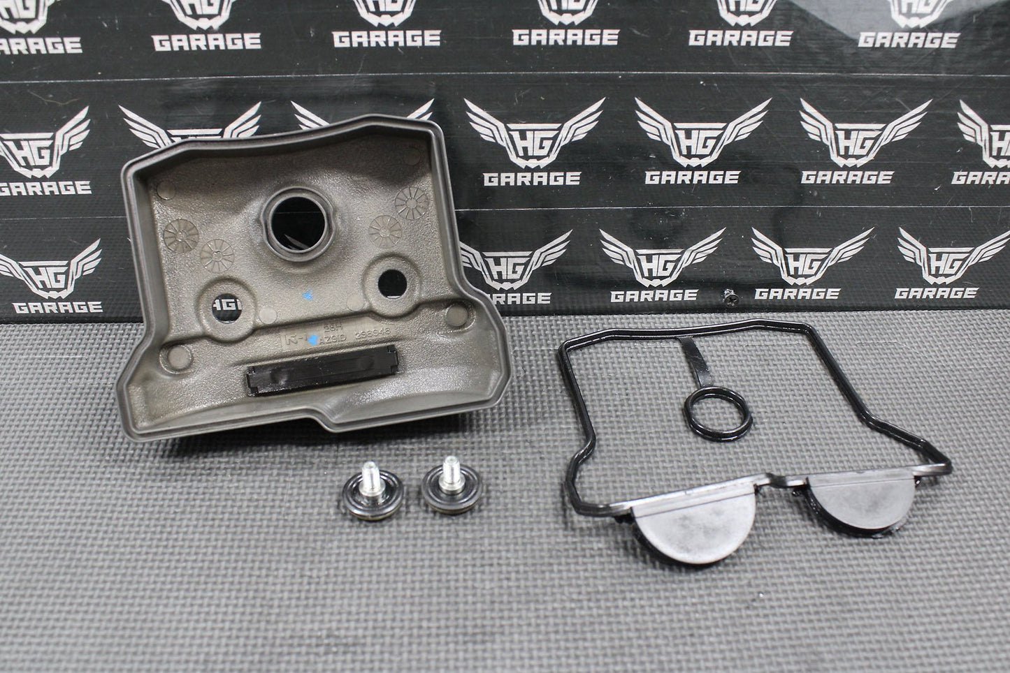 2018 SUZUKI RMZ450 OEM ENGINE MOTOR CYLINDER HEAD VALVE COVER COVER 11171 - 28H00 - hggarage