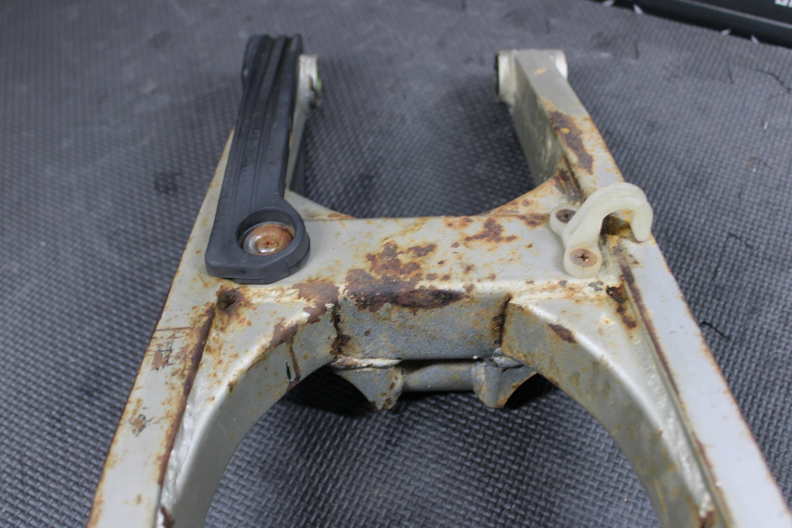 2002 KAWASAKI KX65 OEM SWINGARM SWING ARM SUSPENSION 33001 - 1623 - TX - hggarage
