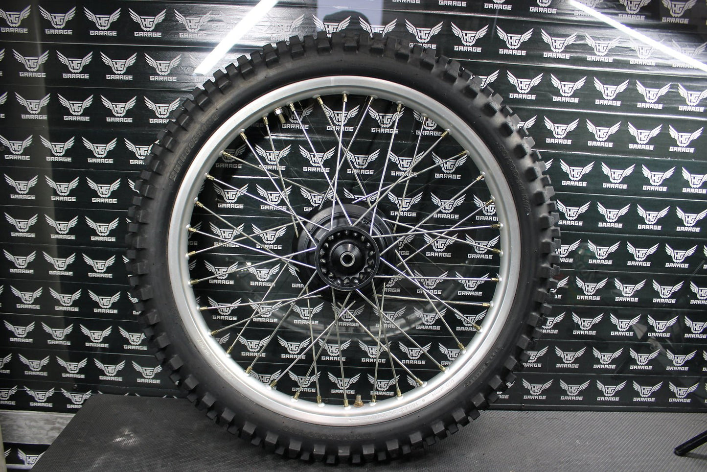 1997 Honda XR200R OEM Front Wheel Rim Assembly Mint 44635 - KT0 - A00 44701 - KA3 - 711 - hggarage