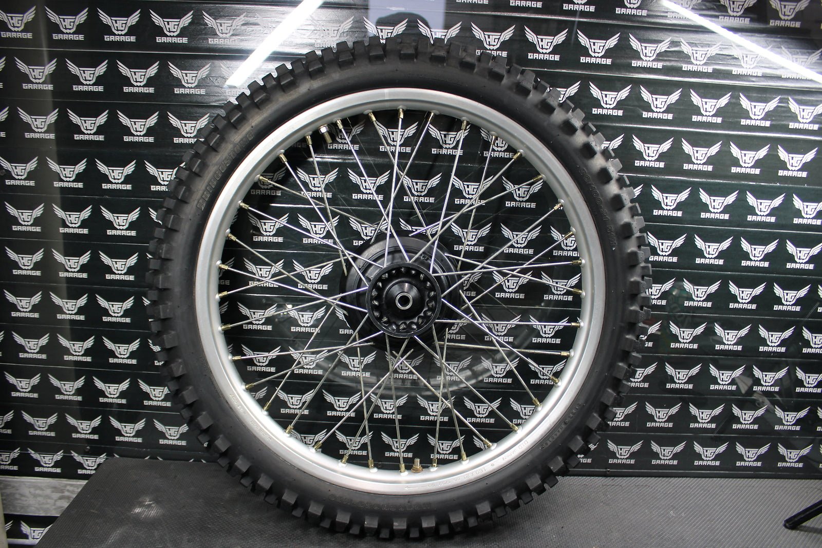 1997 Honda XR200R OEM Front Wheel Rim Assembly Mint 44635 - KT0 - A00 44701 - KA3 - 711 - hggarage