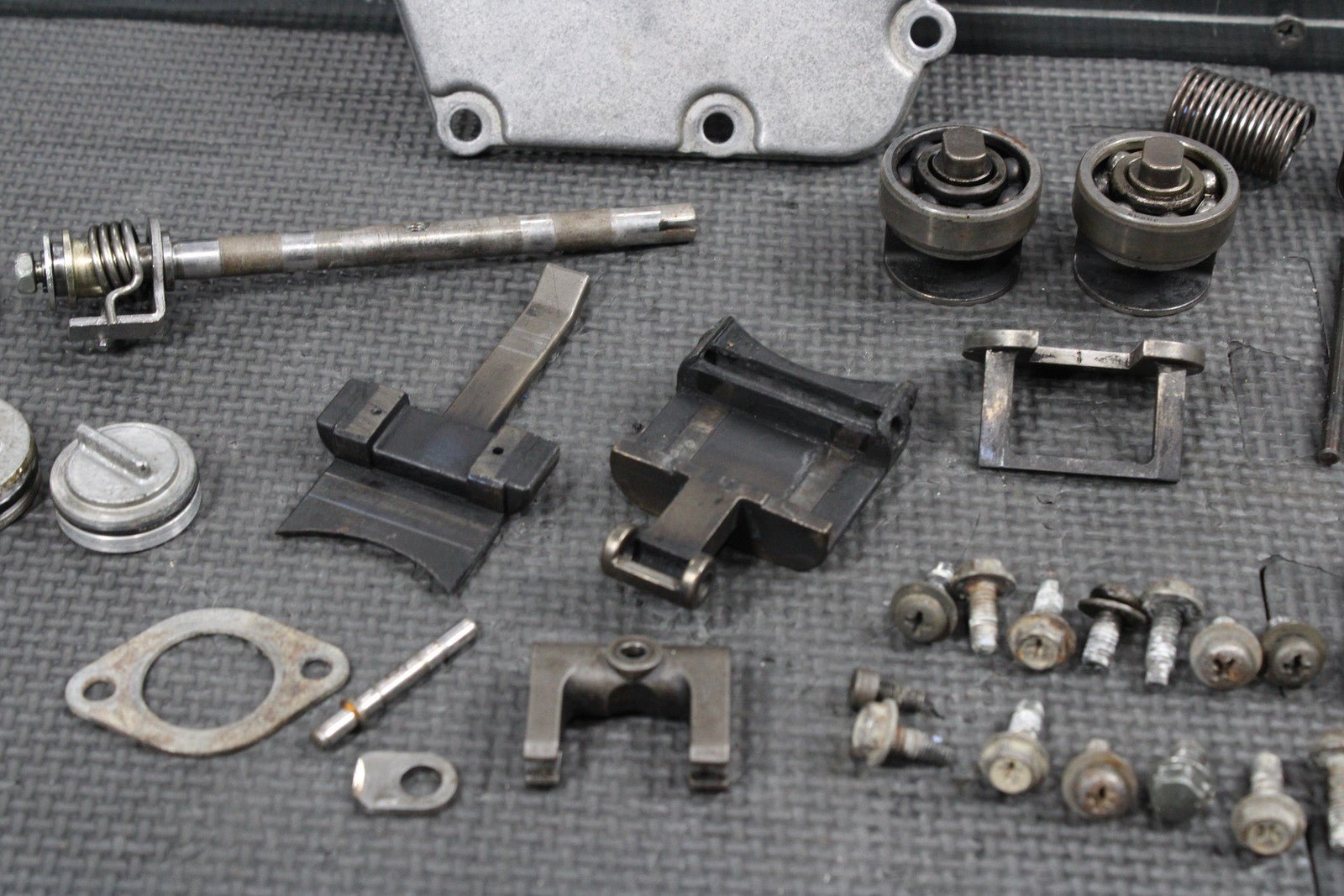 1997 SUZUKI RM250 OEM ENGINE POWER VALVE GOVERNOR EXHUAST VALVE 11254 - 37E10 NICE - hggarage