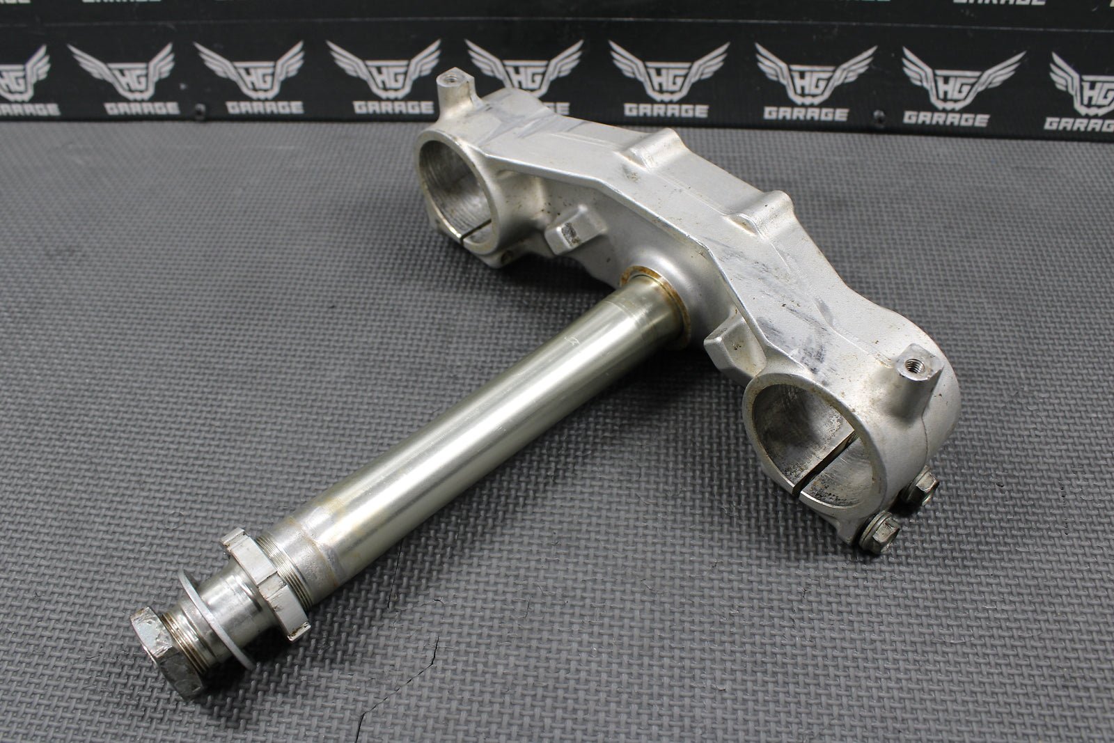 1997 SUZUKI 96 - 98 RM125 RM250 OEM FRONT FORKS CLAMP LOWER TRIPLE TREE STEM - hggarage