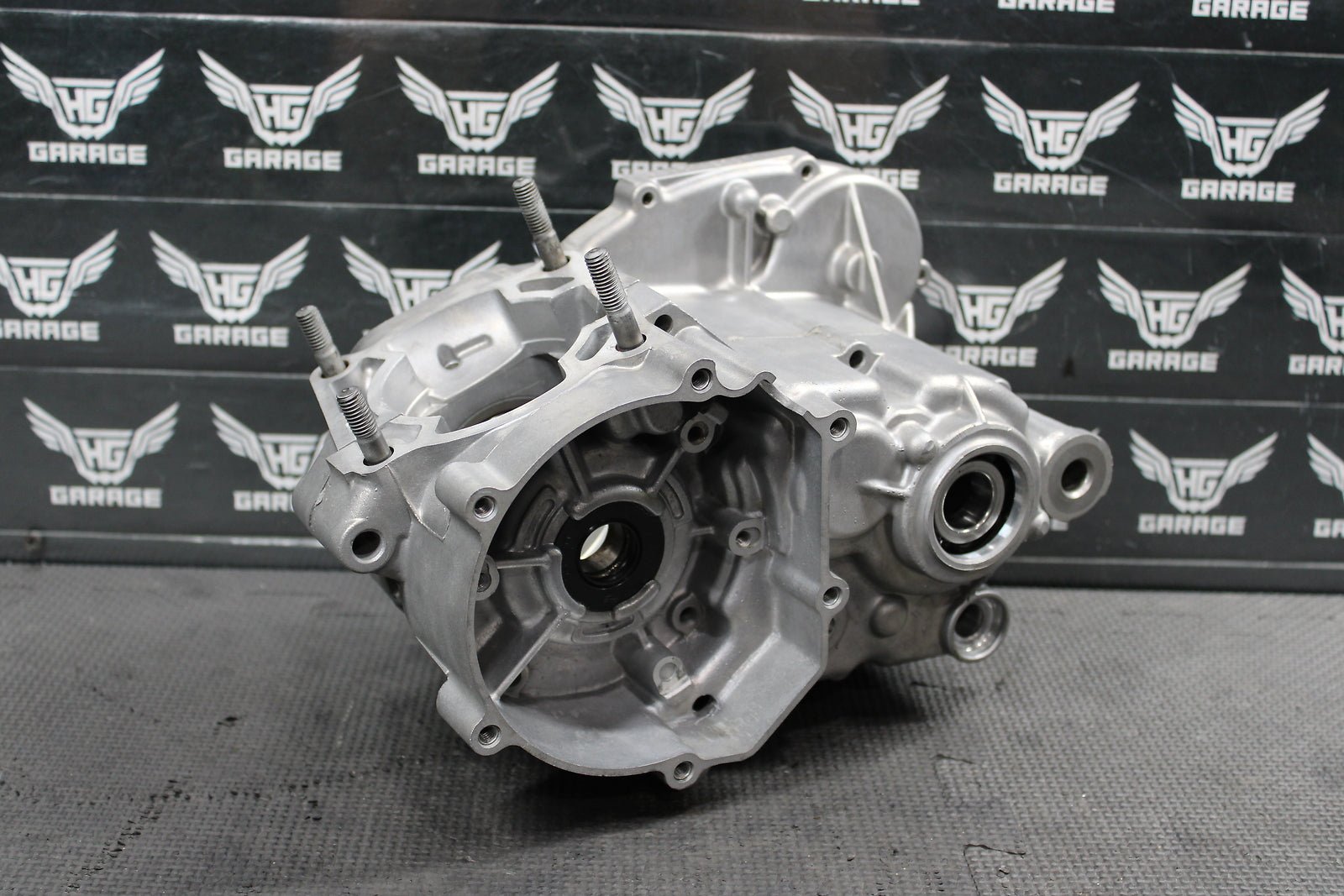 2019 KAWASAKI KX100 KX85 OEM LEFT RIGHT ENGINE CRANKCASE BLOCK ASSEMBLY - hggarage