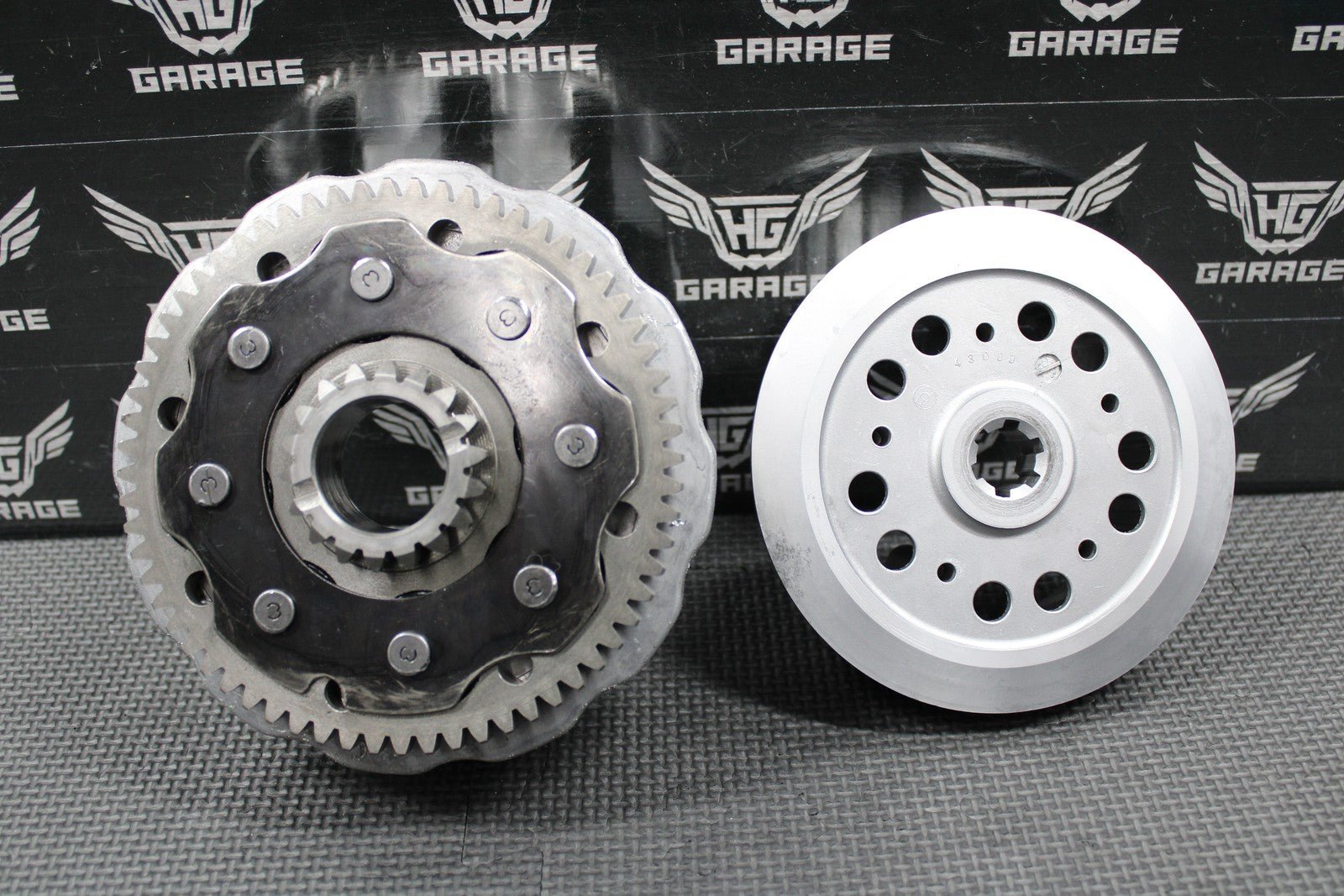 1994 92 - 95 SUZUKI RM125 OEM CLUTCH BASKET RING GEAR & CENTER HUB 21200 - 43D04 - hggarage