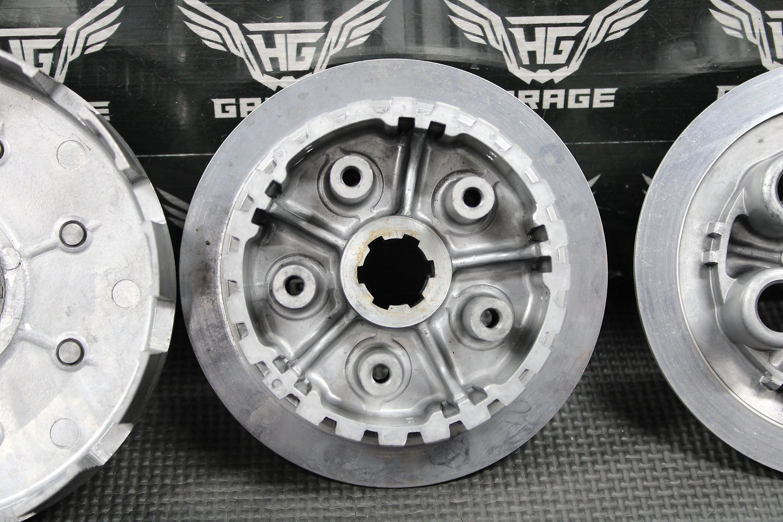1985 HONDA CR125R OEM COMPLETE CLUTCH W BASKET HUB PRESSURE PLATE 22100 - KA3 - 760 - hggarage